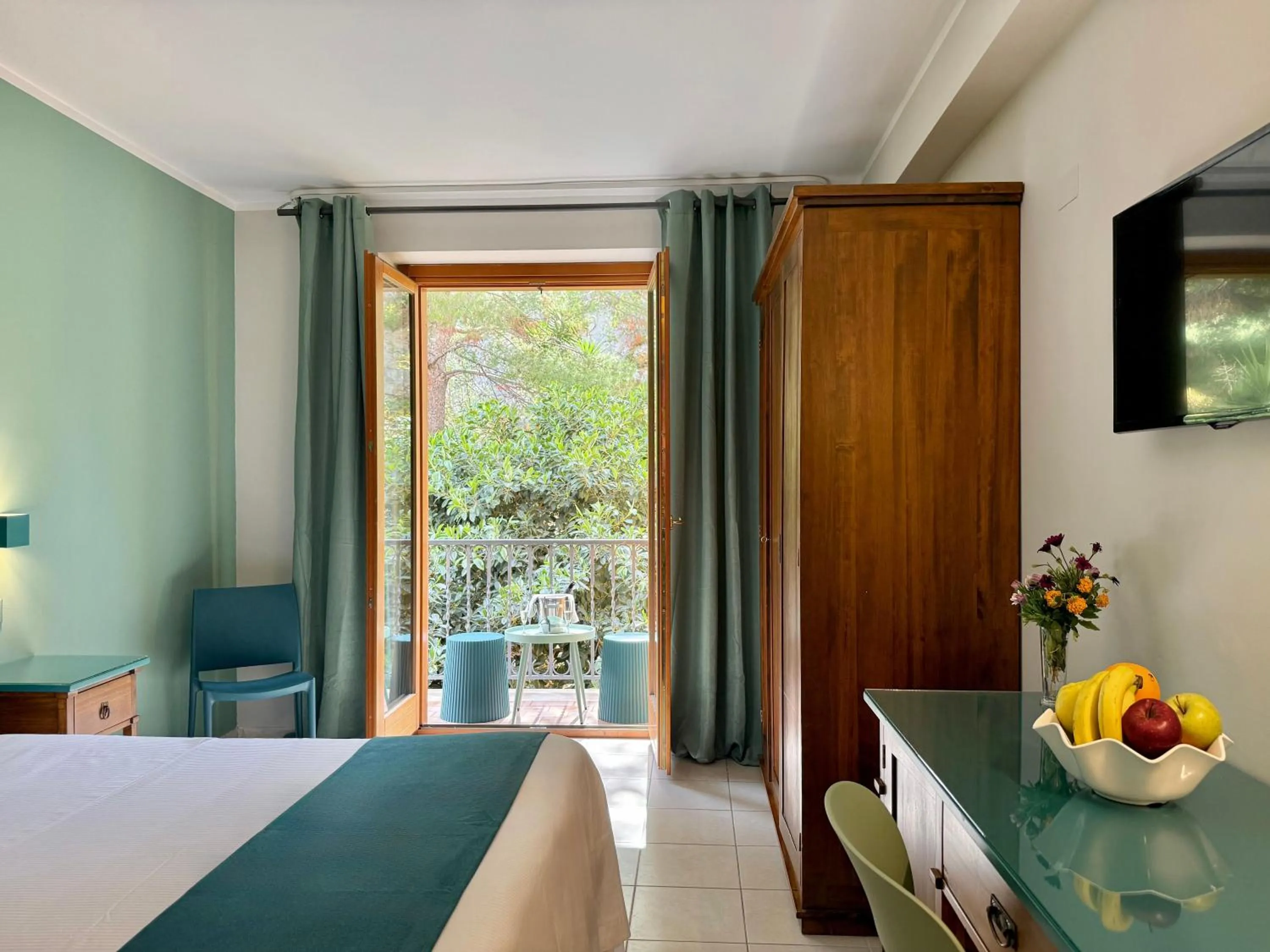 Photo of the whole room, Bed in Hotel Panoramic