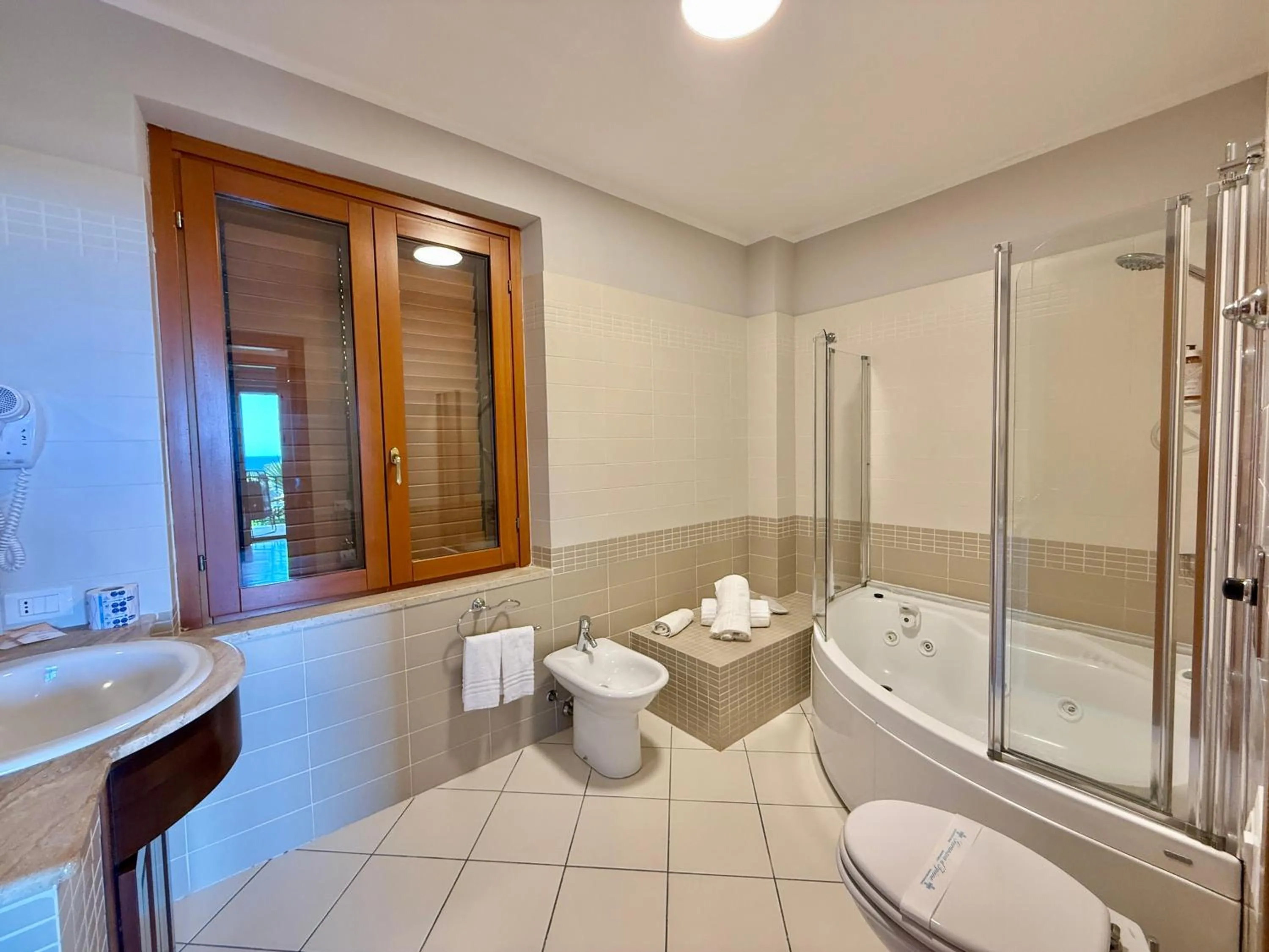 Hot Tub in Hotel Panoramic