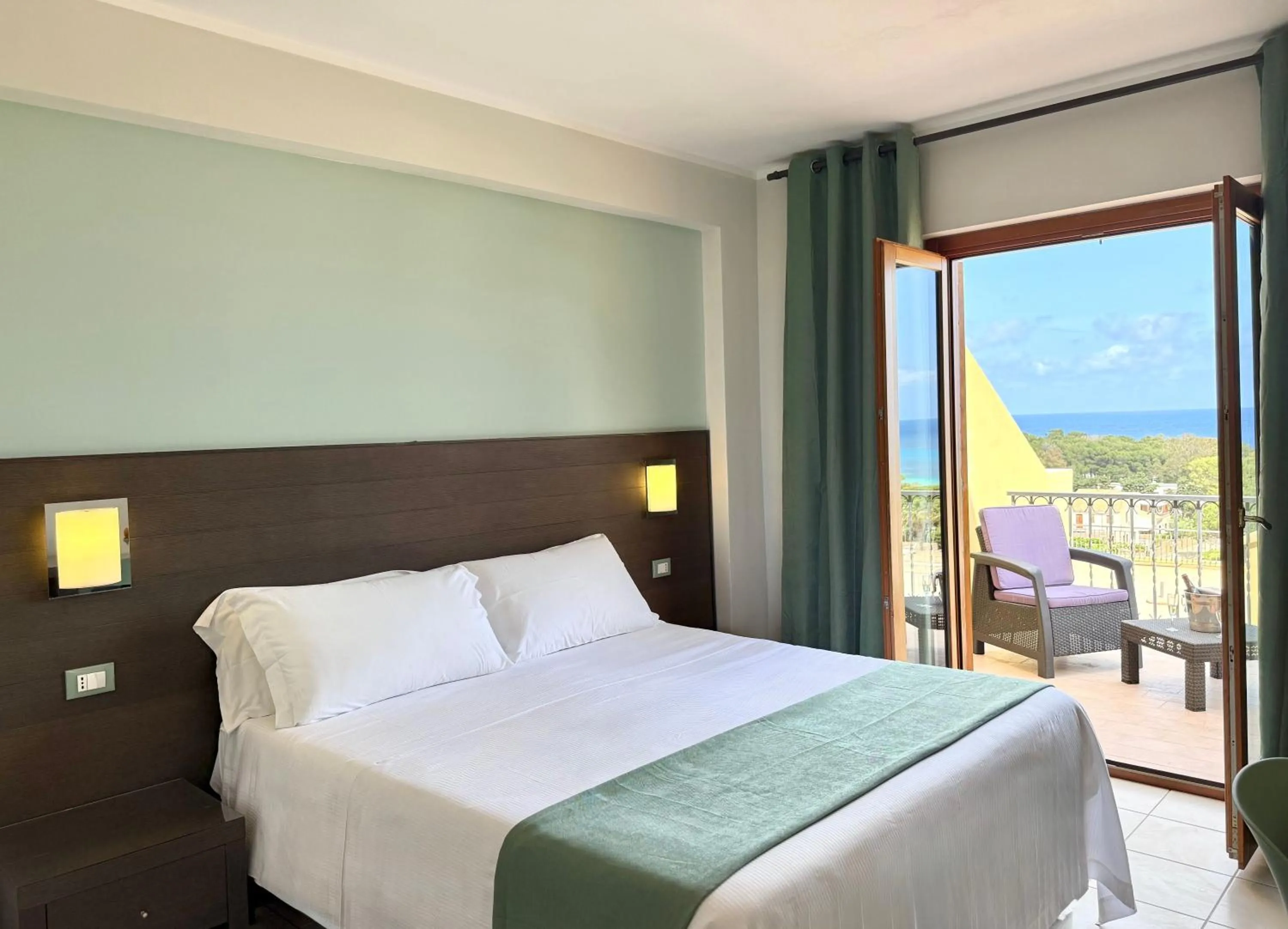 Photo of the whole room, Bed in Hotel Panoramic