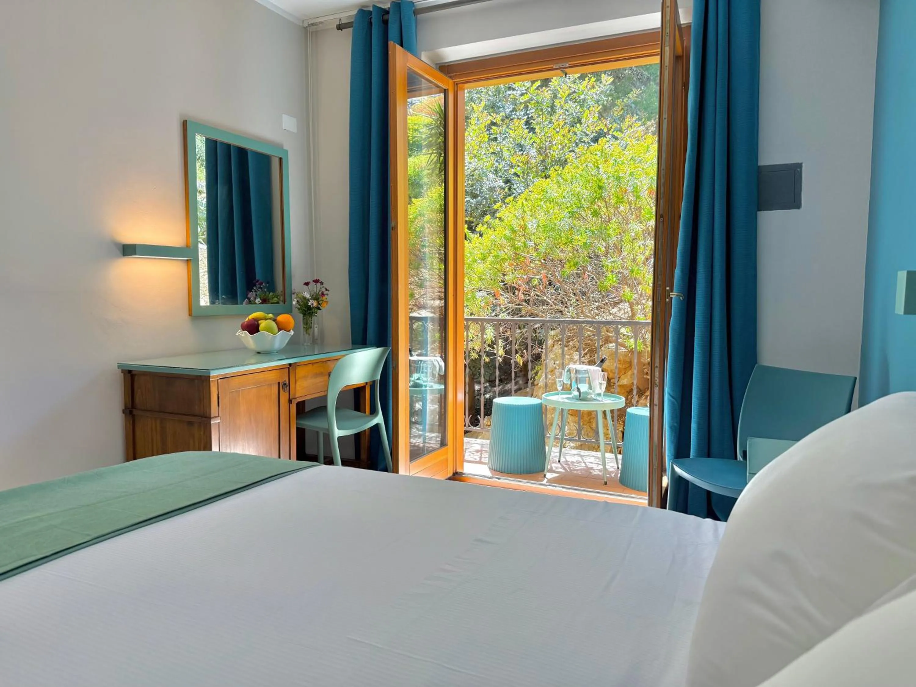 Photo of the whole room, Bed in Hotel Panoramic