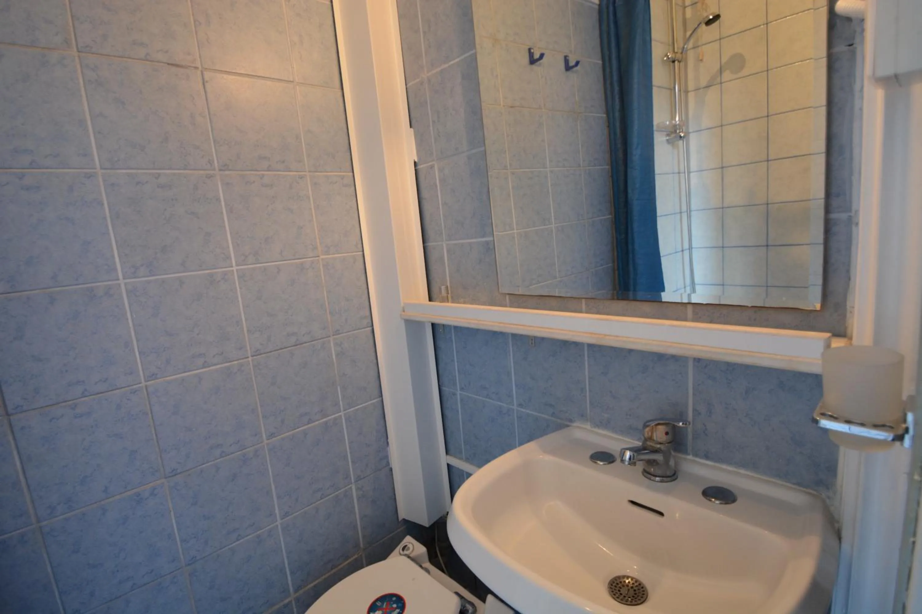 Bathroom in Olympia Hotel