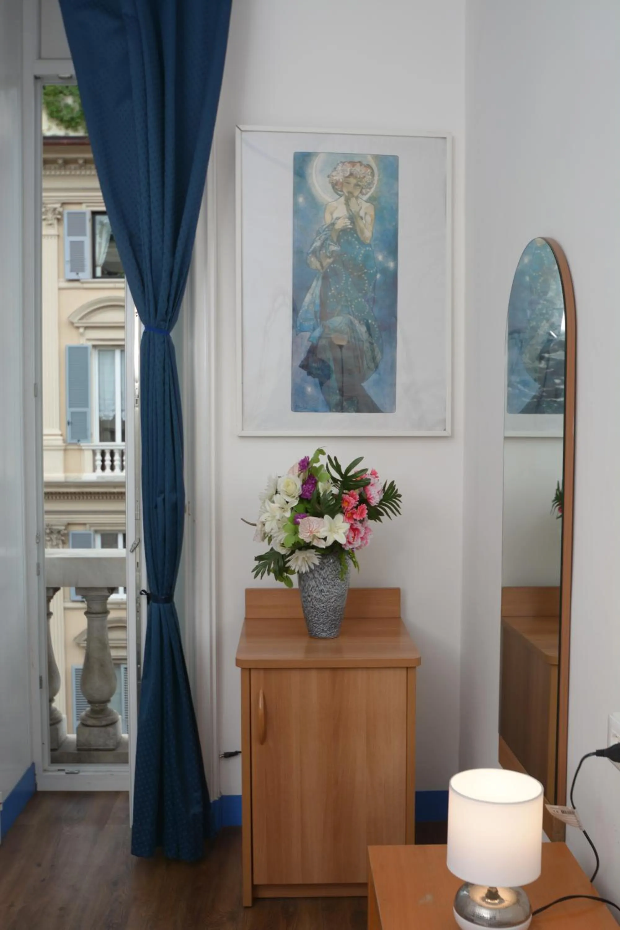 hair dresser in Olympia Hotel