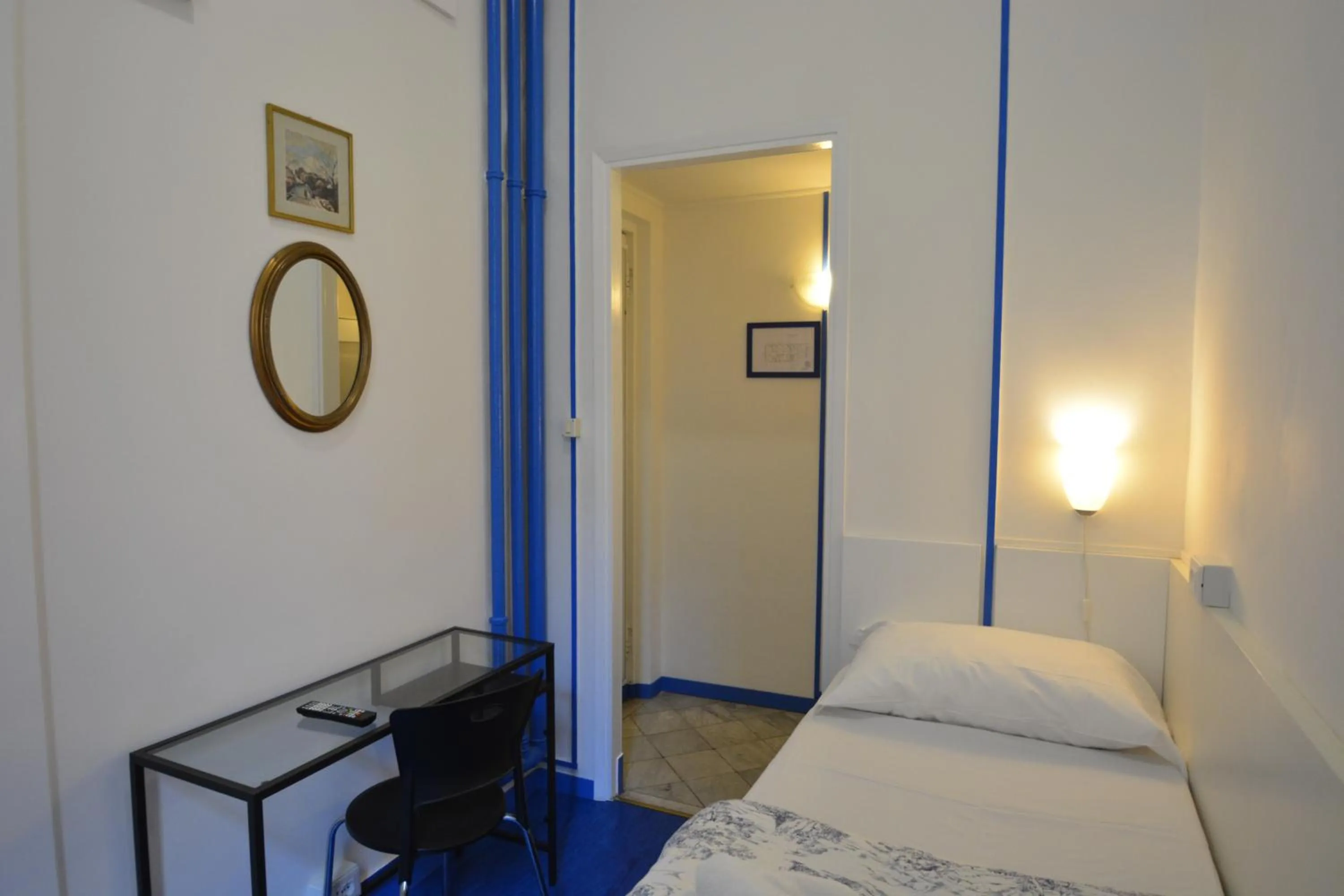 Photo of the whole room, Bed in Olympia Hotel