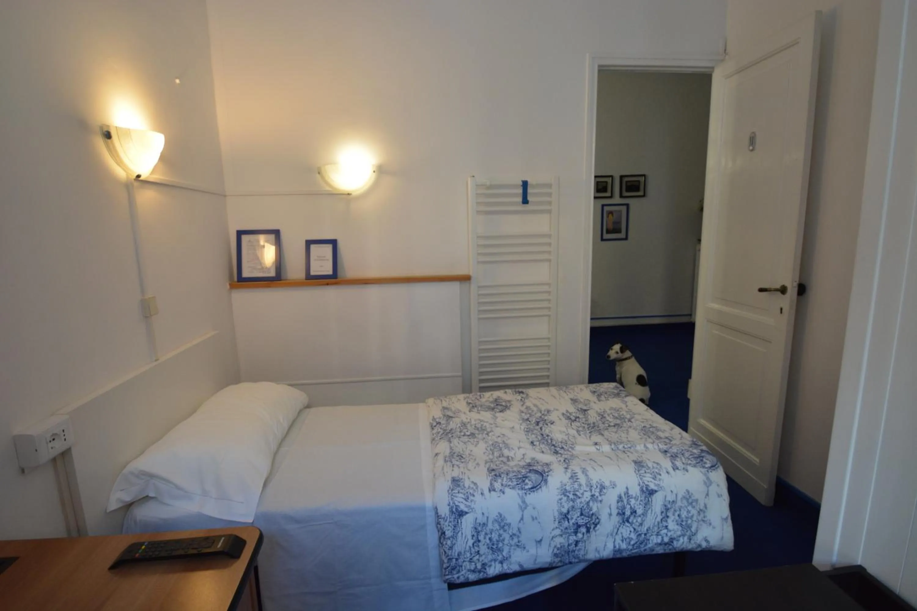 Photo of the whole room, Bed in Olympia Hotel