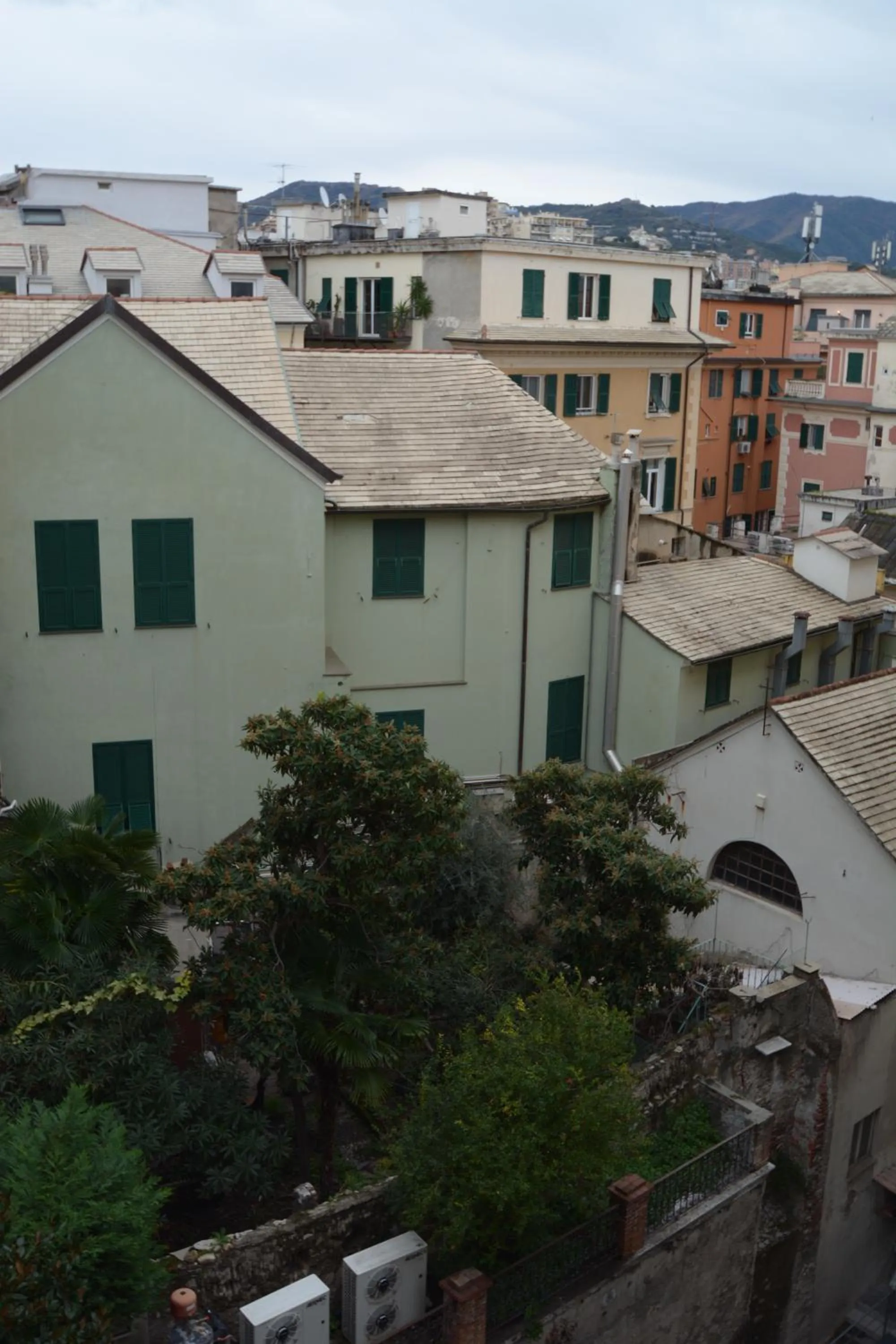 Neighbourhood in Olympia Hotel