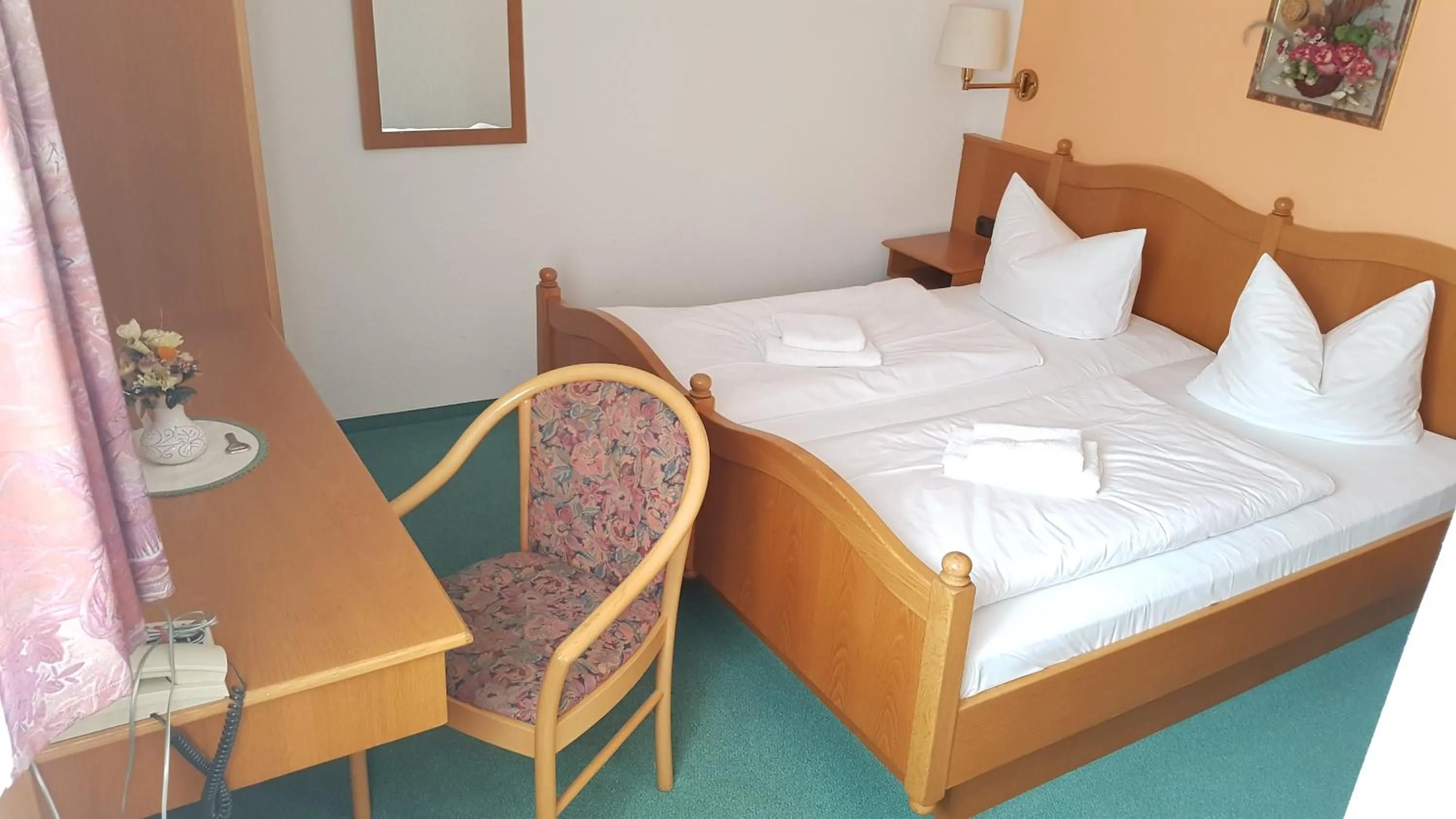 Bed in Hotel Sachsenhof