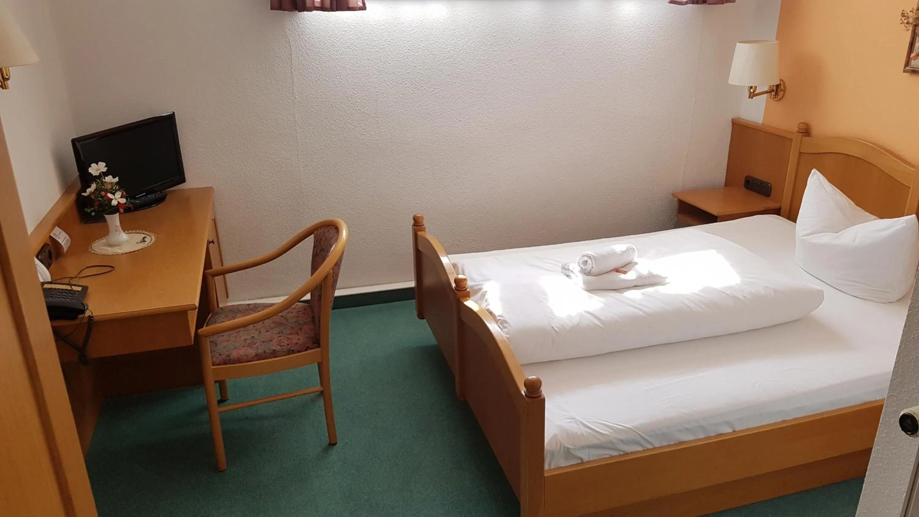 Bed in Hotel Sachsenhof