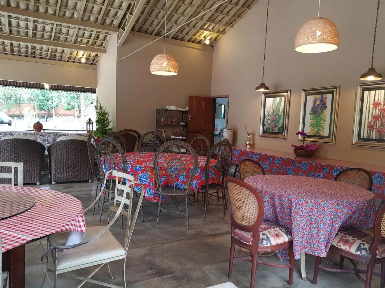Restaurant/places to eat in Orla Morada do Sol