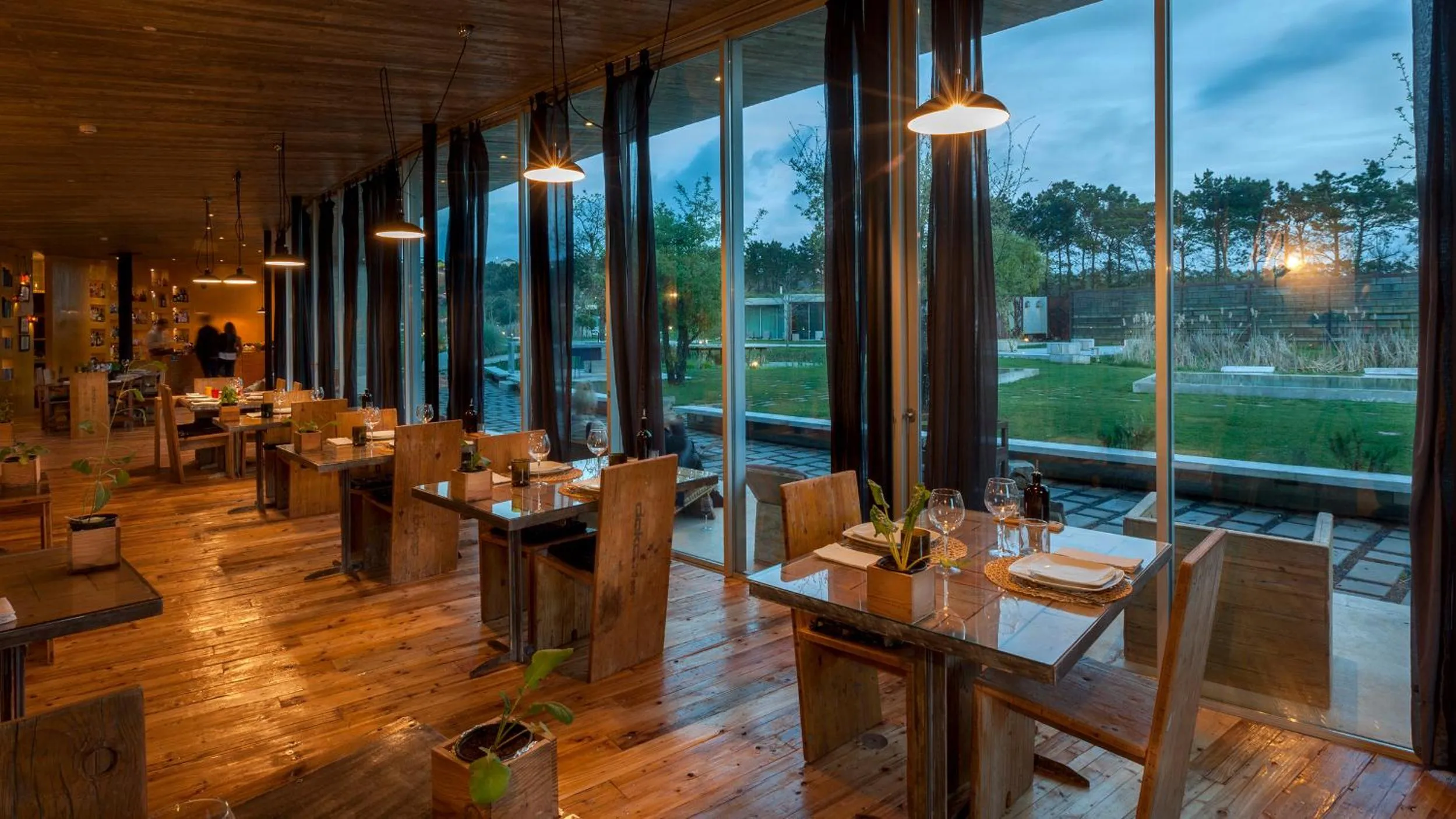 Restaurant/places to eat in Rio do Prado