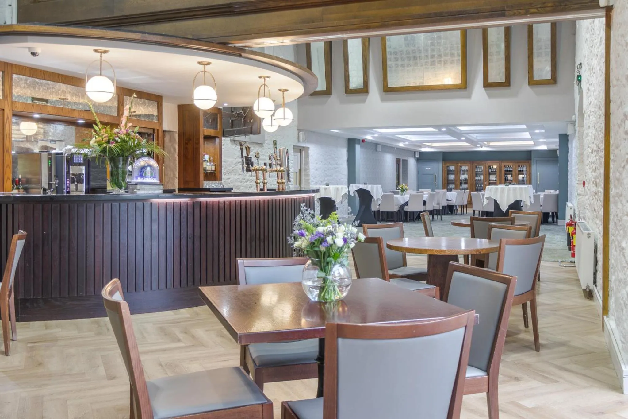 Lounge or bar in Fota Island Hotel and Spa