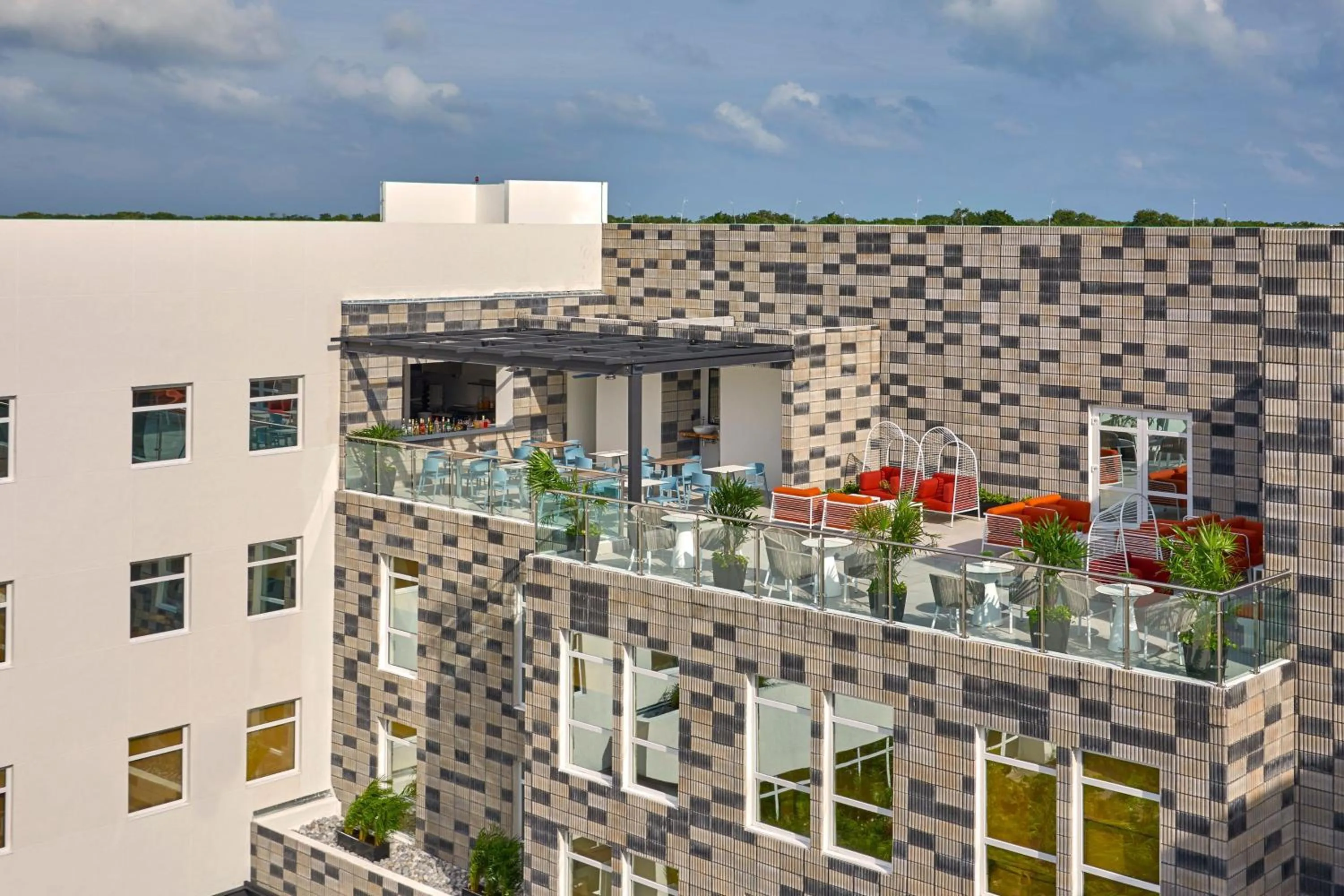 Property building in City Express Plus by Marriott Cancun Aeropuerto Riviera