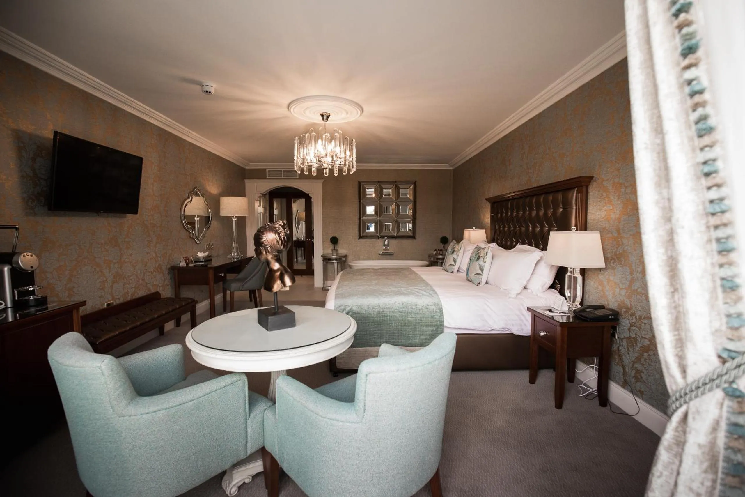 Photo of the whole room, Bed in Clanard Court Hotel