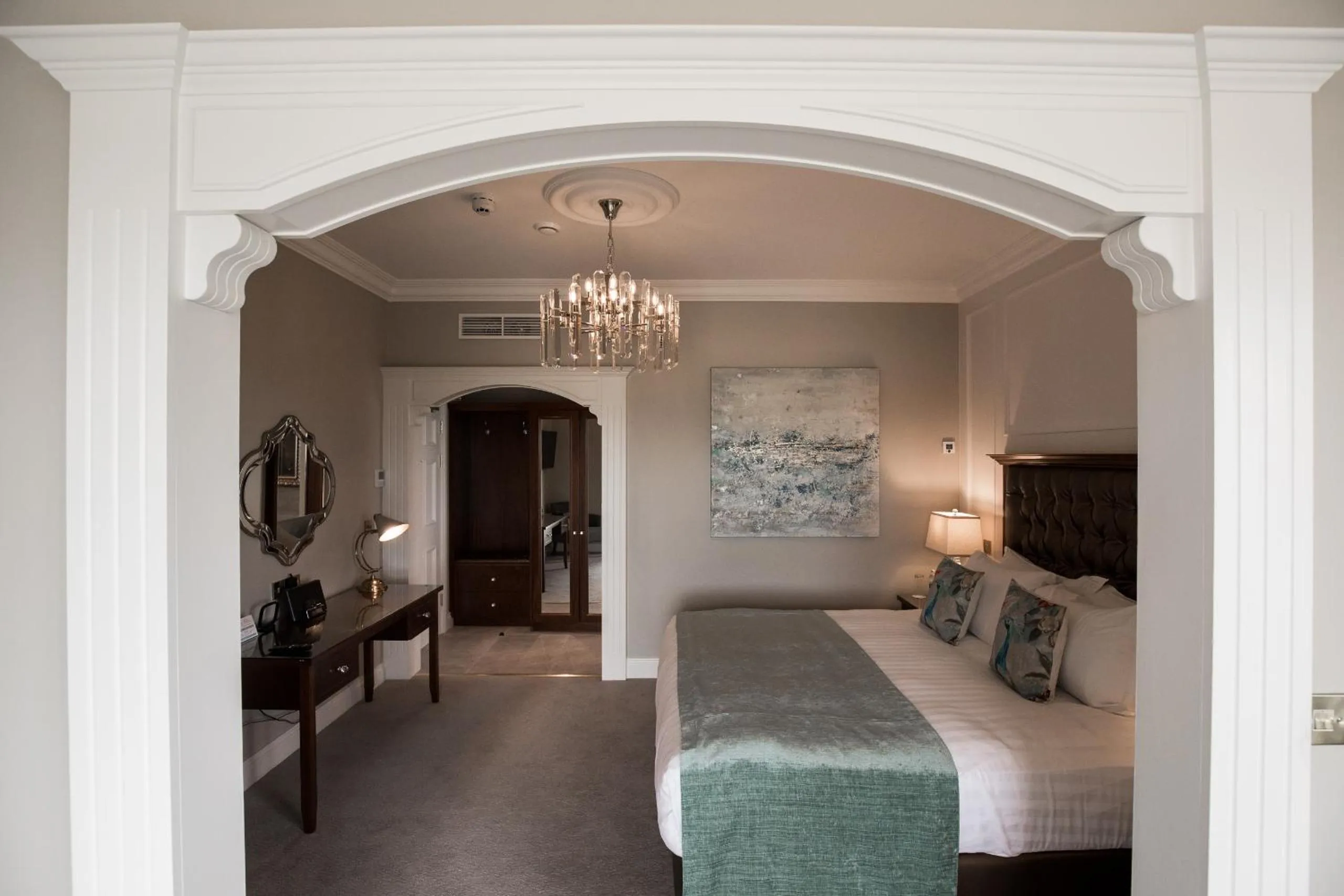 Bed in Clanard Court Hotel