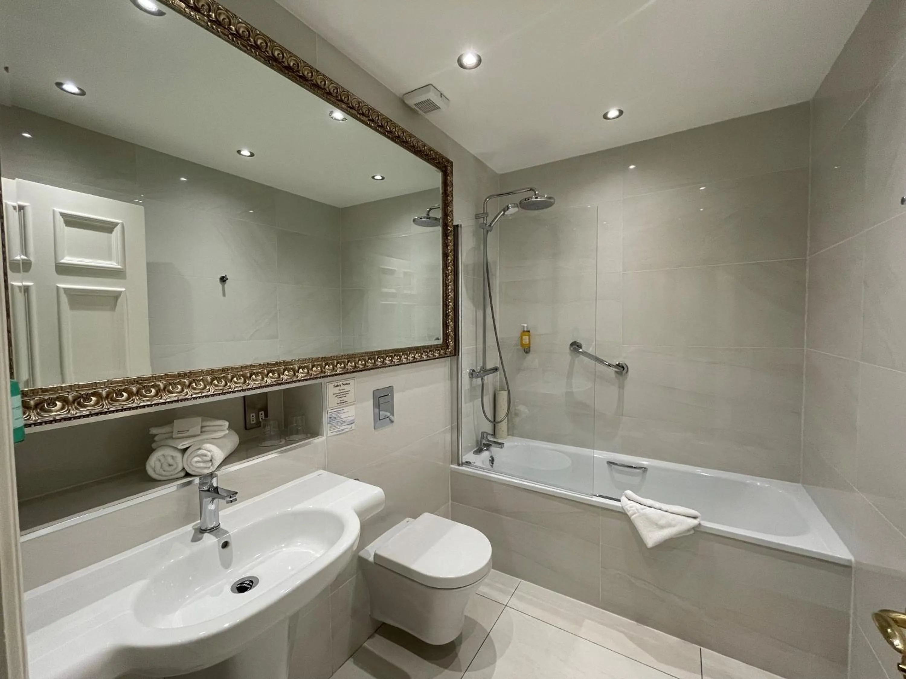 Bath in Clanard Court Hotel