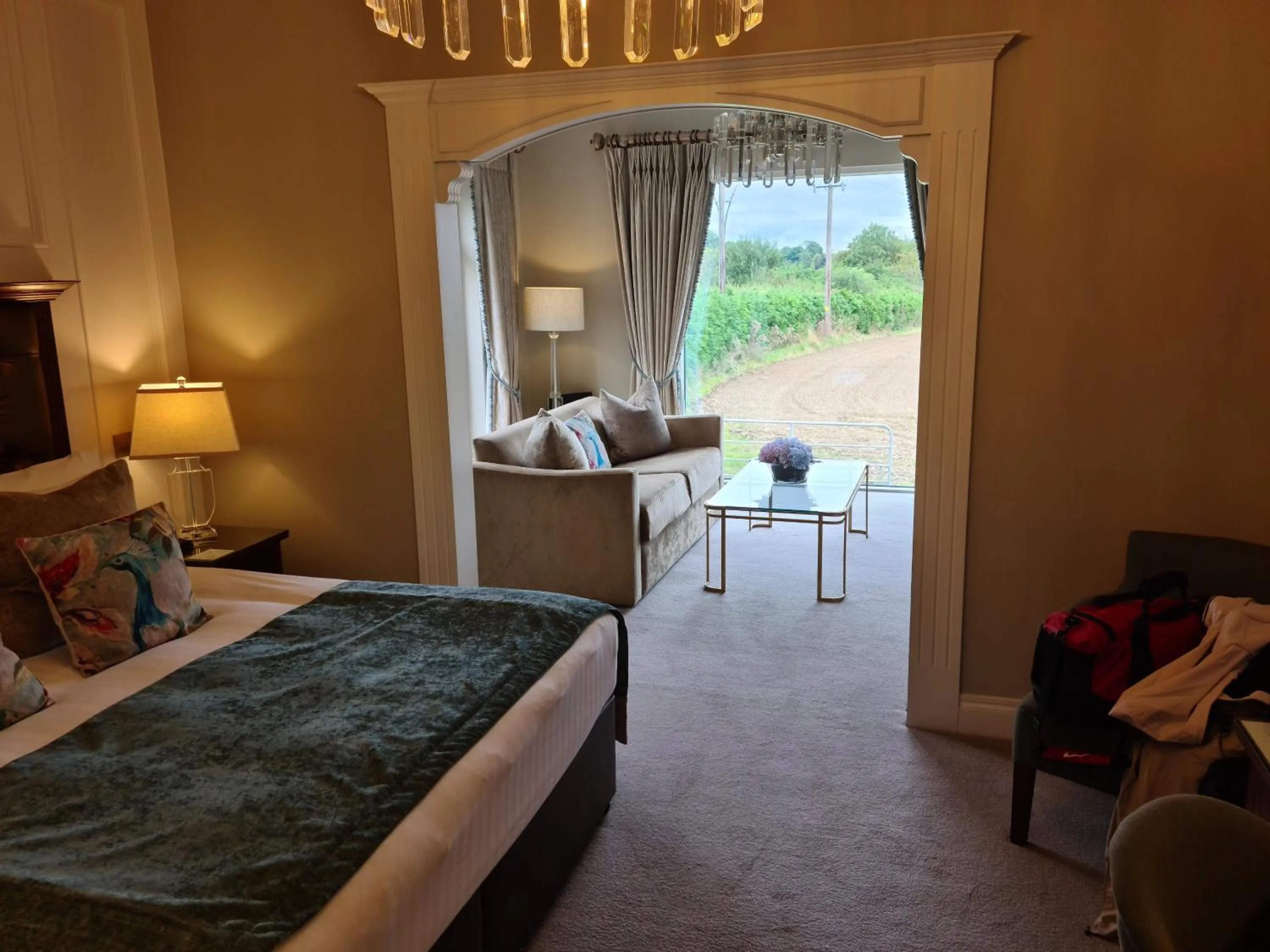 View (from property/room), Bed in Clanard Court Hotel