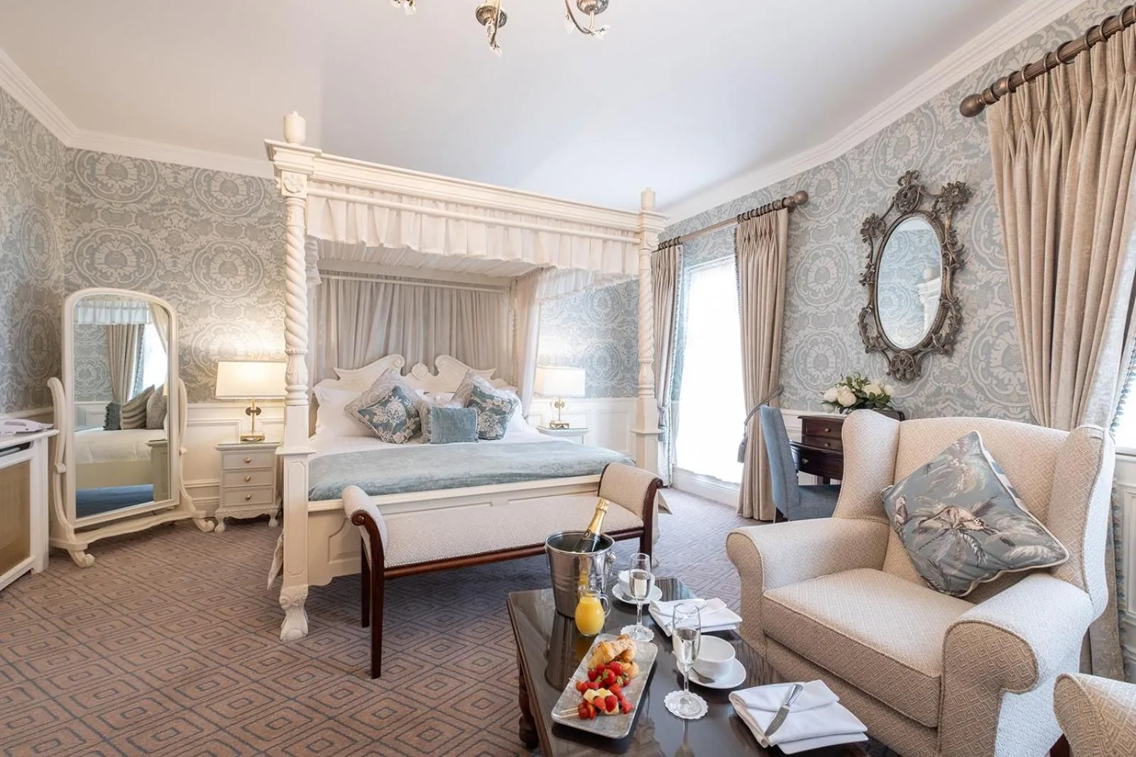 Bedroom, Bed in Clanard Court Hotel