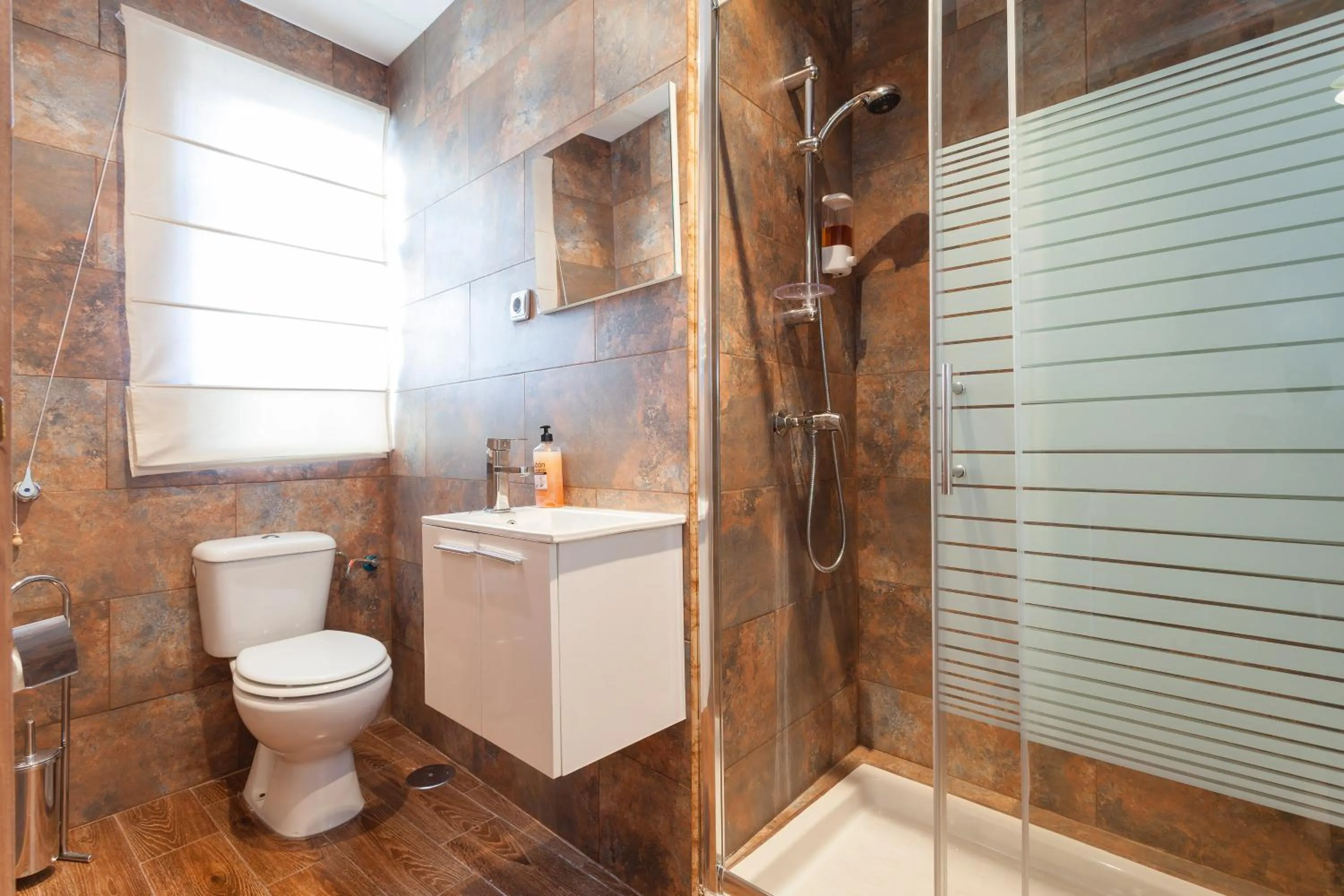 Shower in Apartamentos Jerez