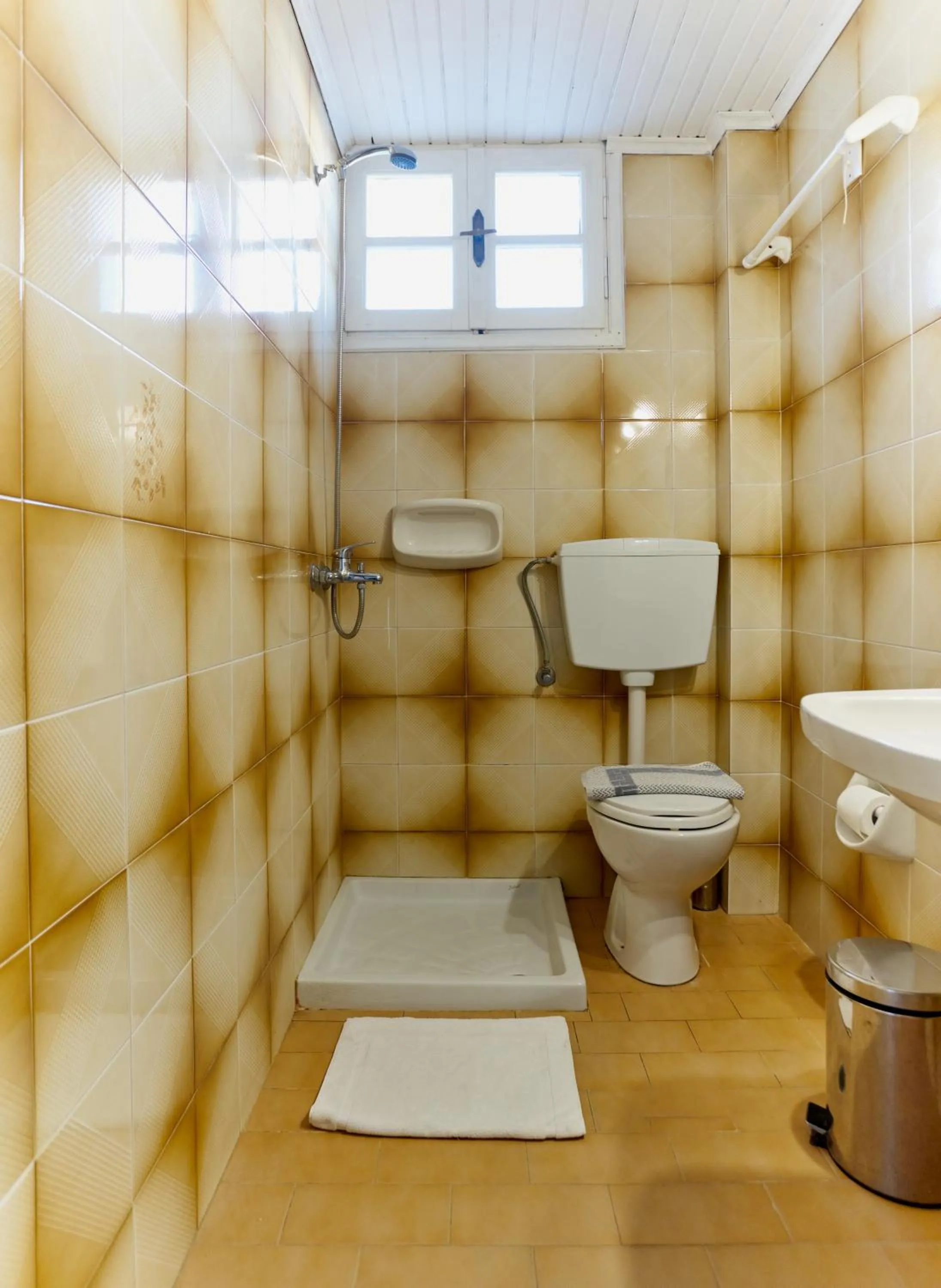 Bathroom in Irini Stalis by Estia