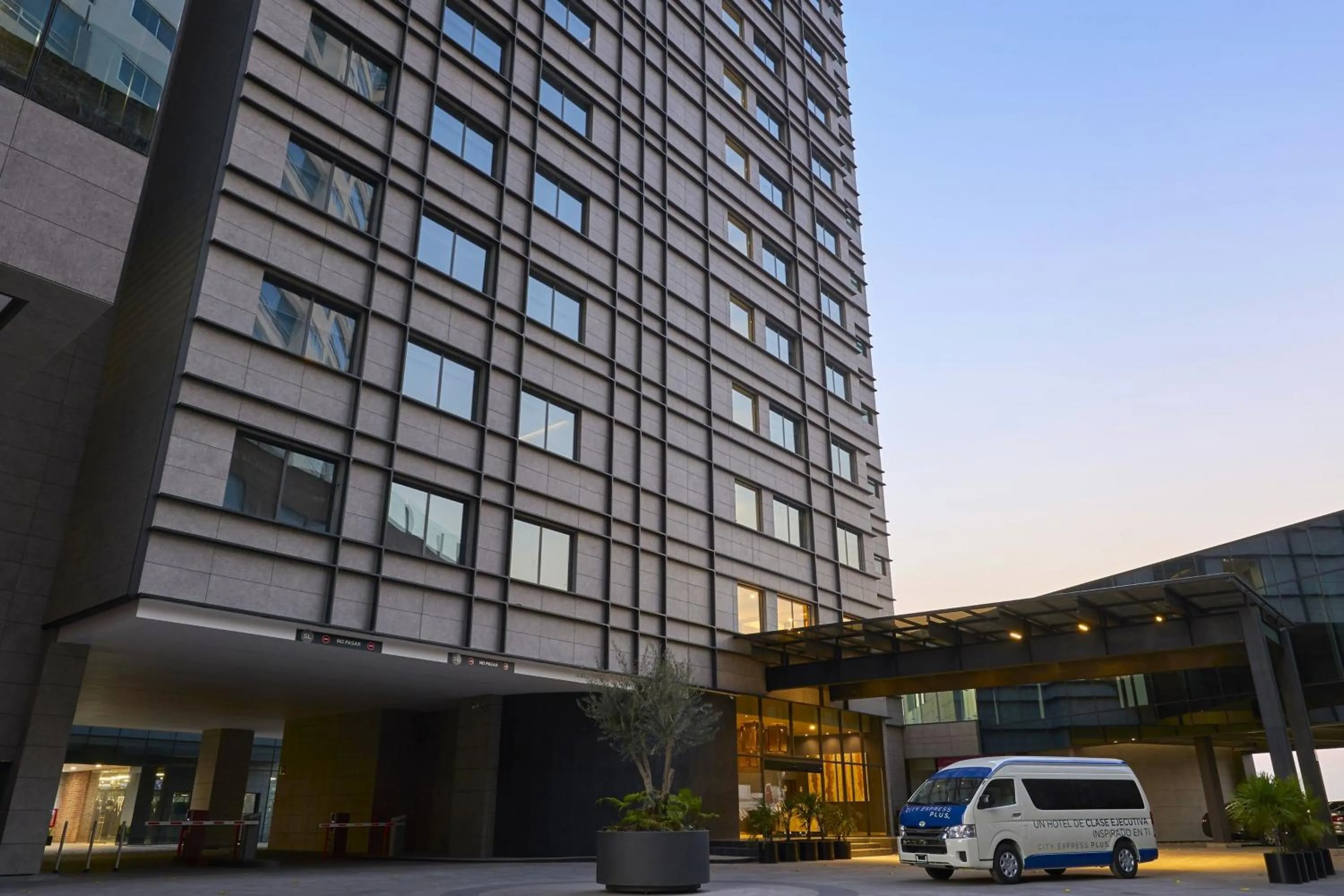 Property building in City Express Plus by Marriott Ciudad de Mexico Interlomas