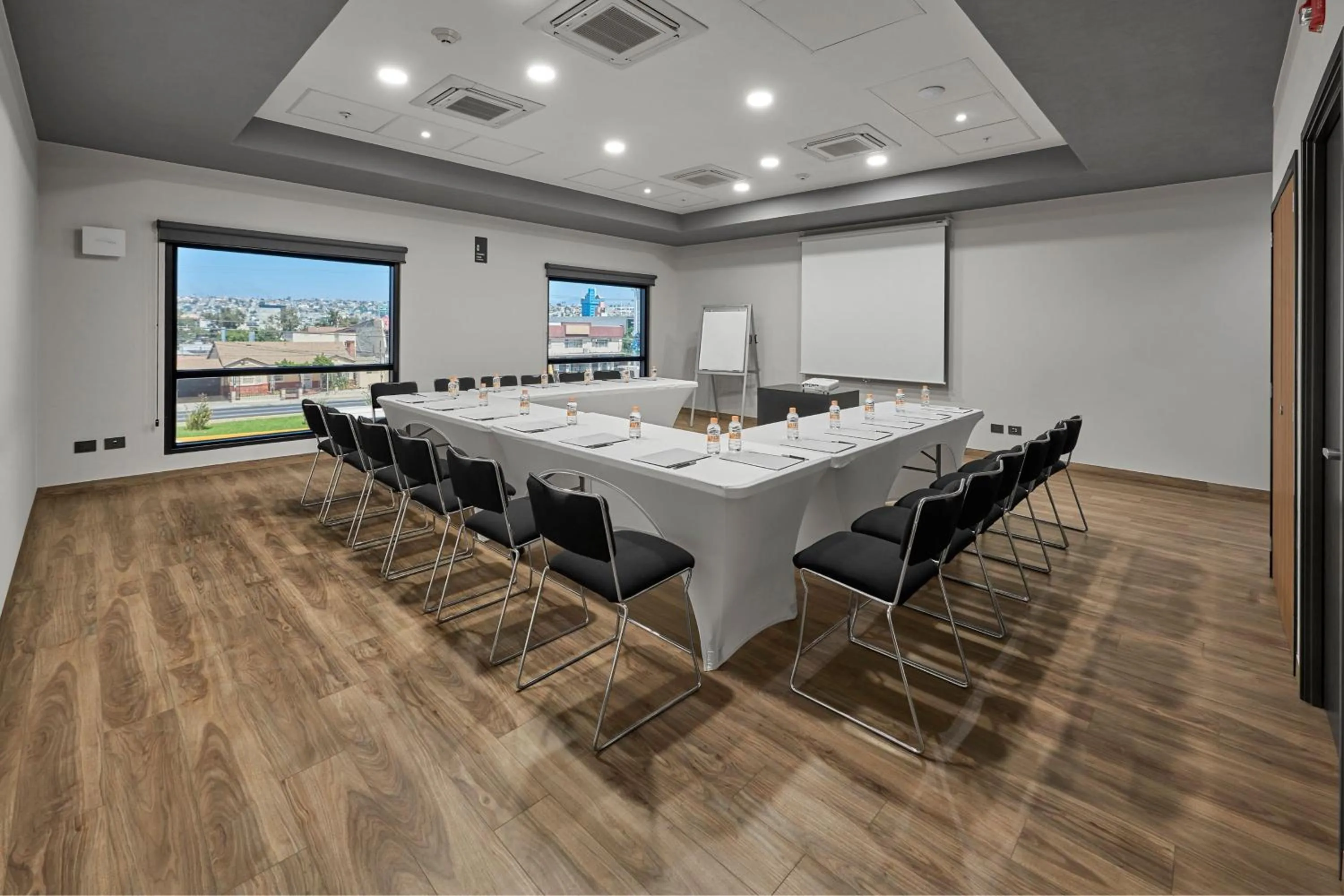 Meeting/conference room in City Express Plus by Marriott Ciudad de Mexico Interlomas