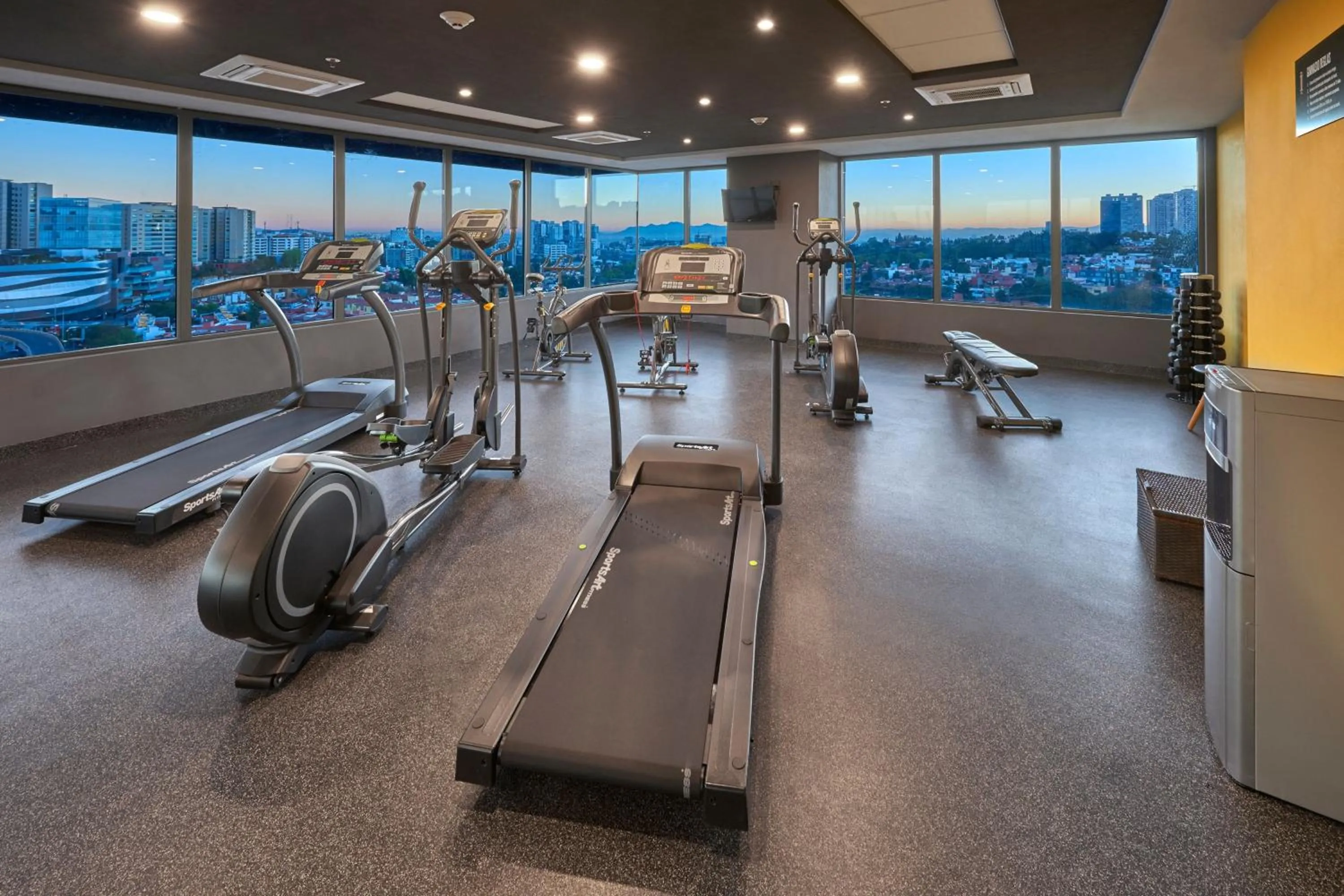 Fitness centre/facilities in City Express Plus by Marriott Ciudad de Mexico Interlomas