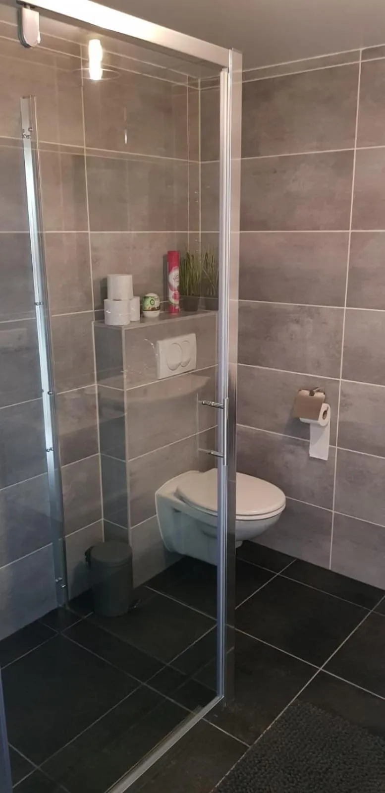 Shower in B&B Het Onderduukertje