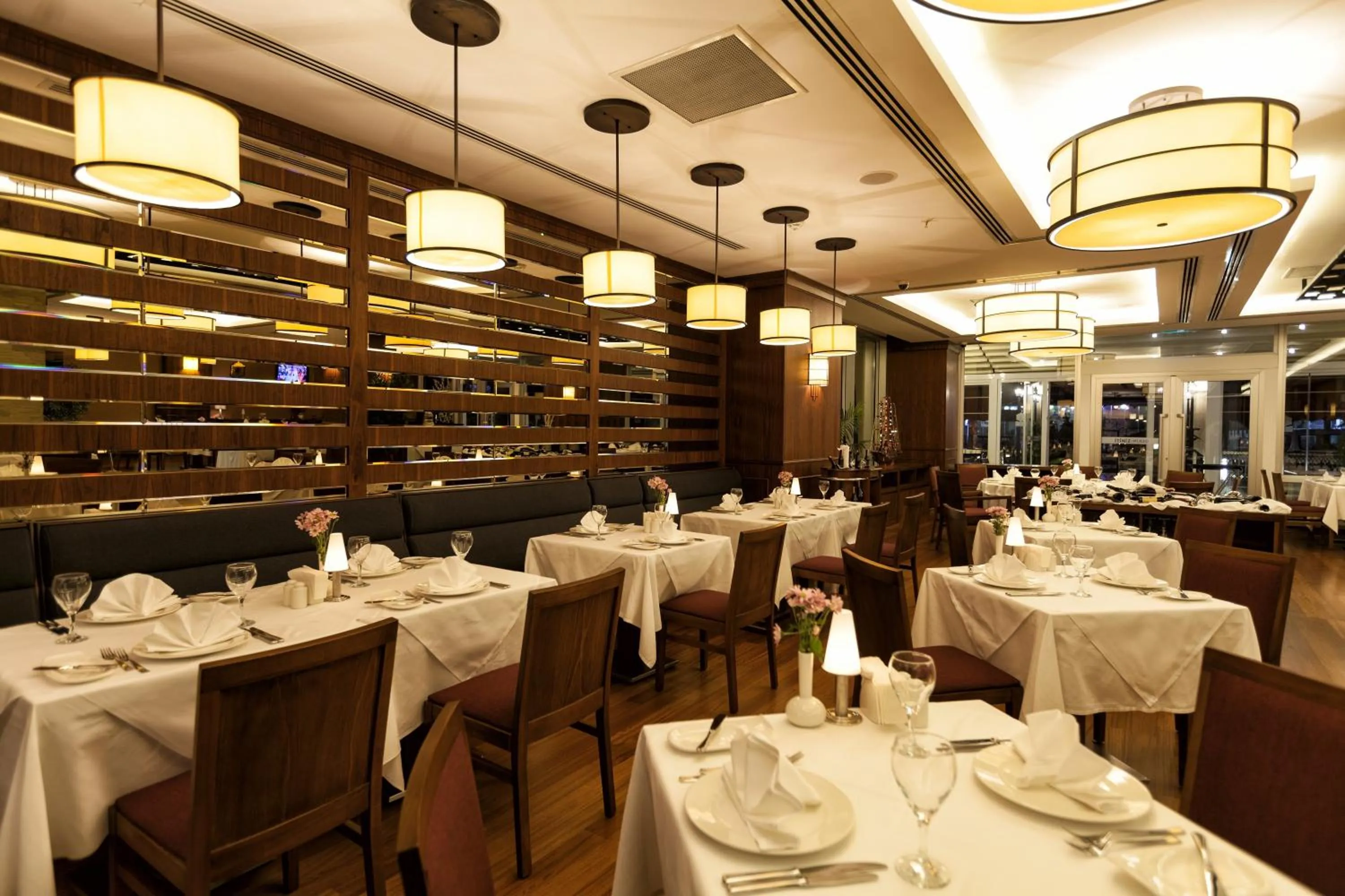 Restaurant/places to eat in Ramada Plaza By Wyndham Izmit