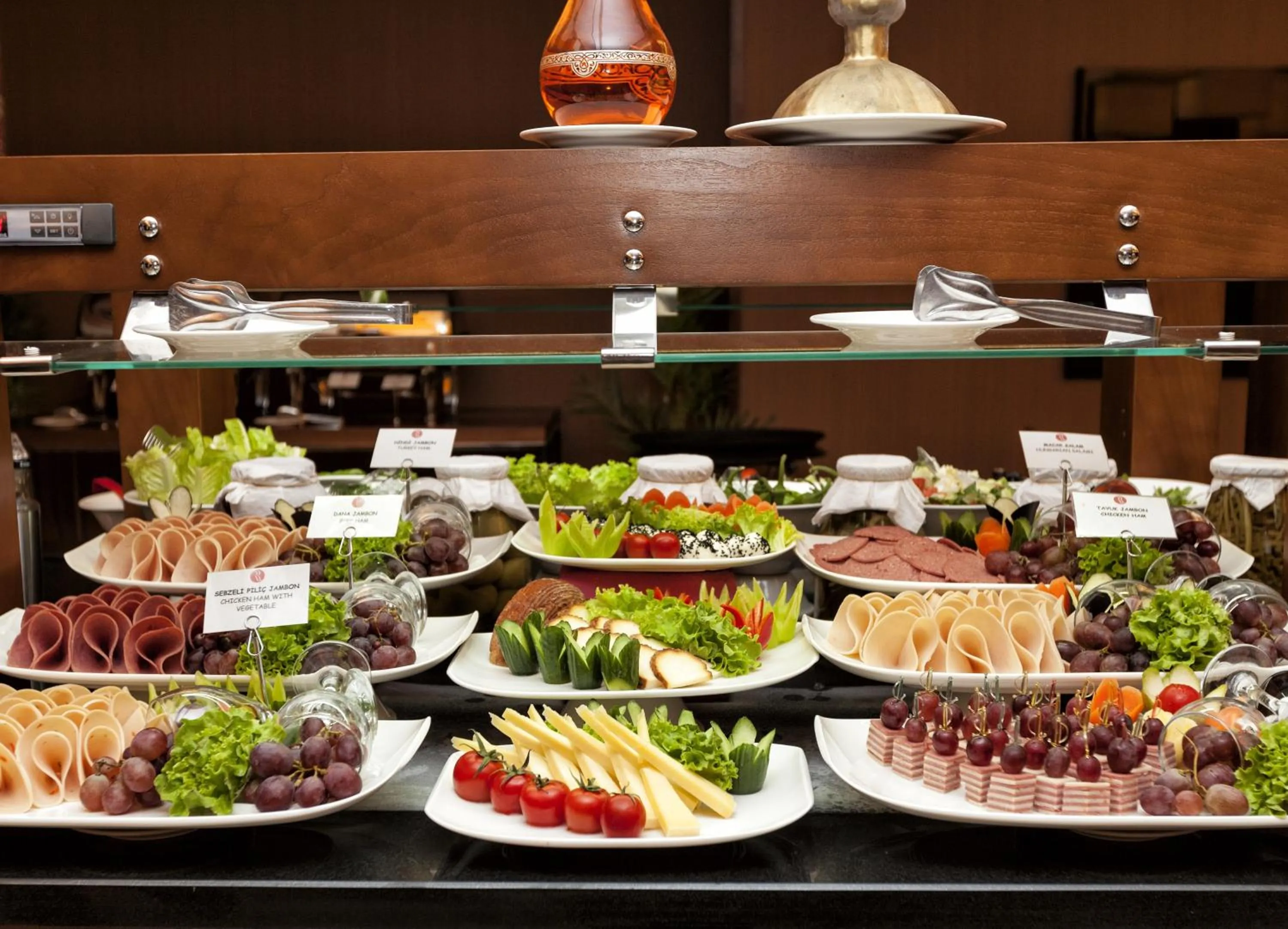 Restaurant/places to eat in Ramada Plaza By Wyndham Izmit