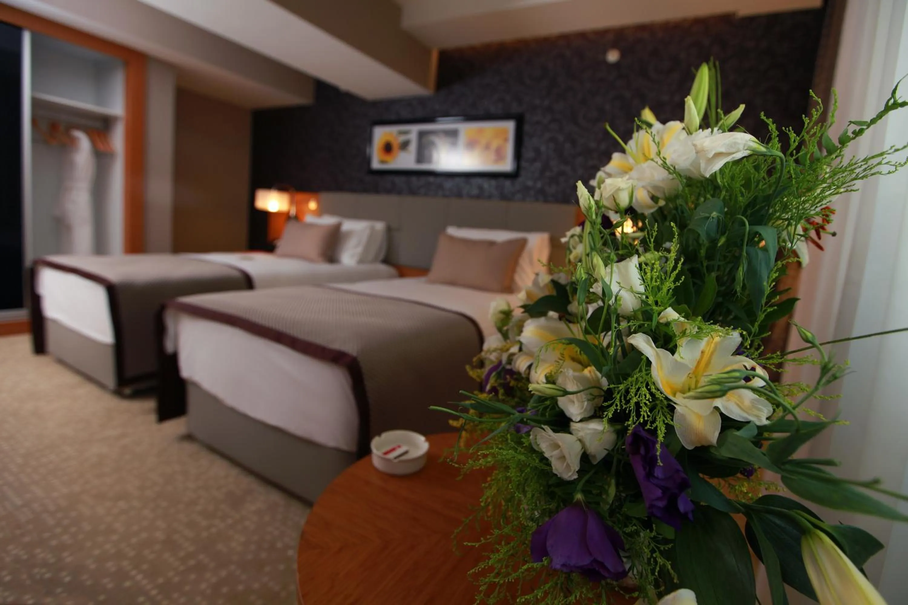 Photo of the whole room, Bed in Ramada Plaza By Wyndham Izmit