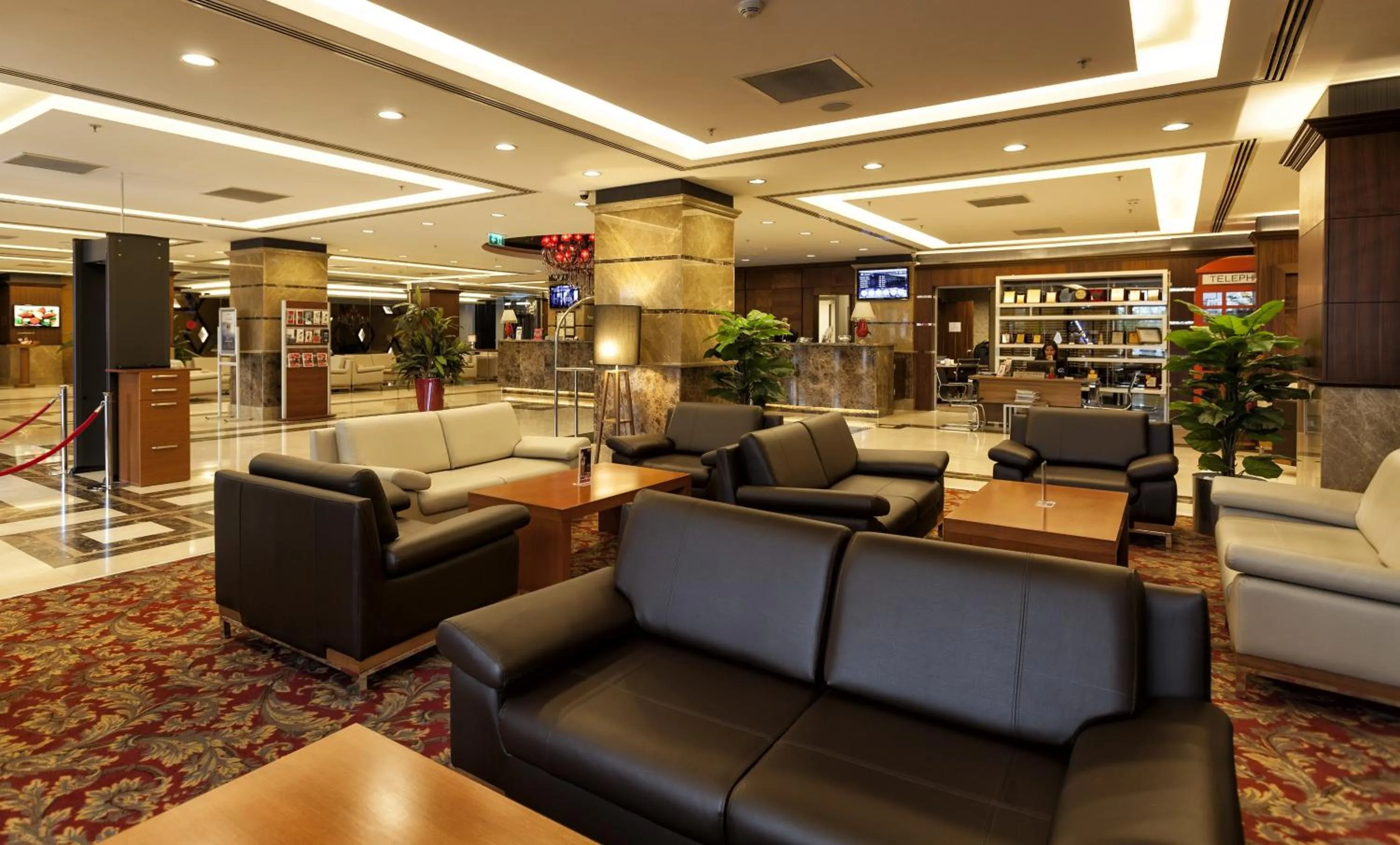 Lobby or reception in Ramada Plaza By Wyndham Izmit