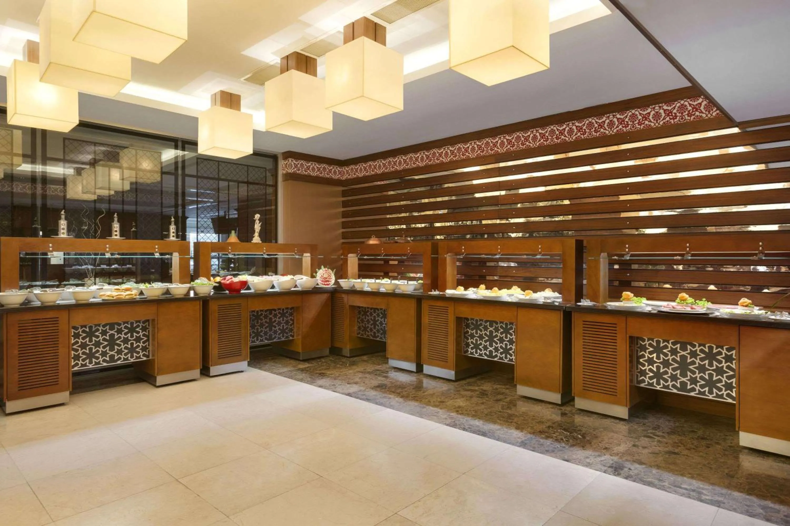 Restaurant/places to eat in Ramada Plaza By Wyndham Izmit