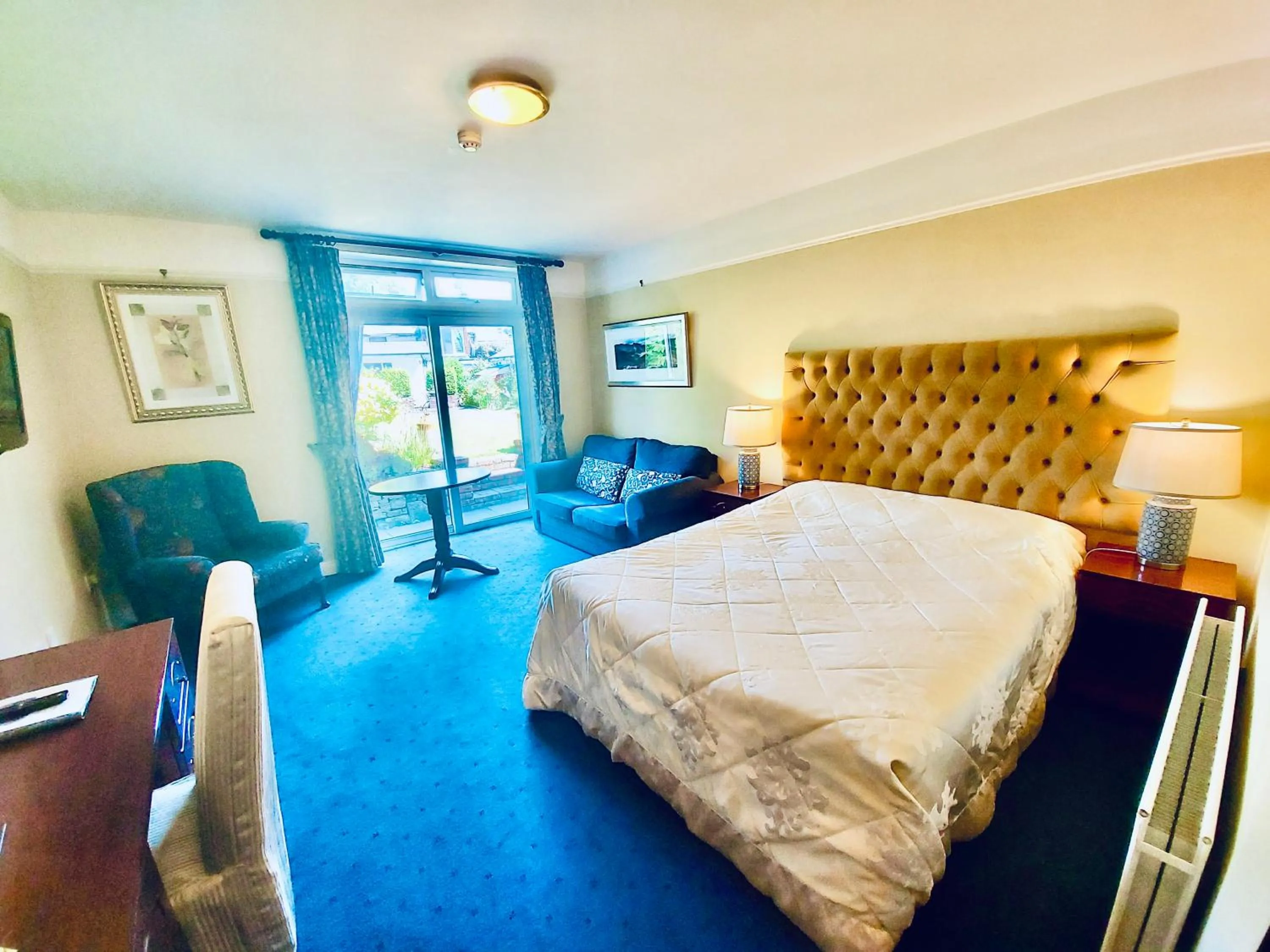 Bed in Belvedere Lodge