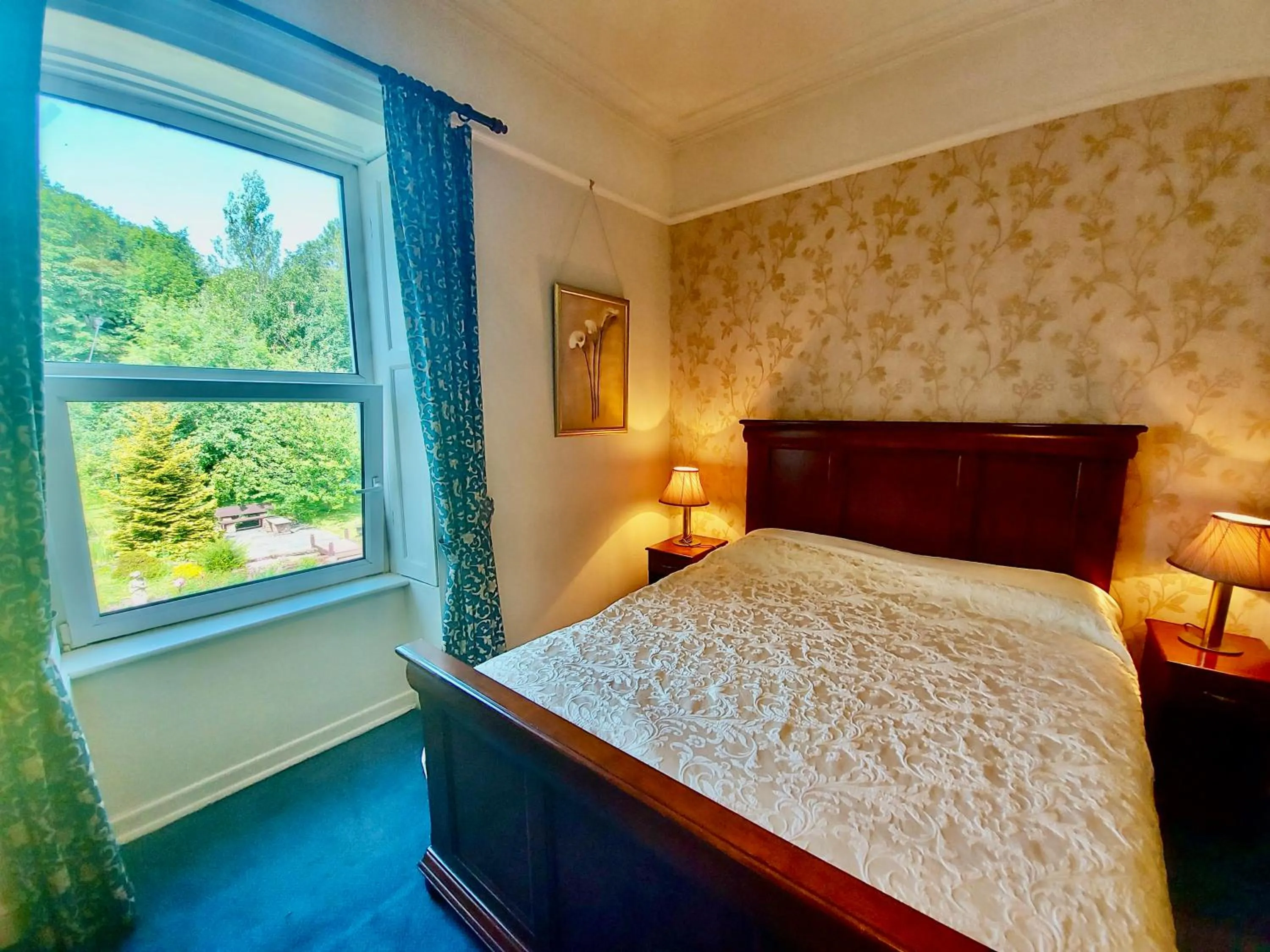 Bed in Belvedere Lodge