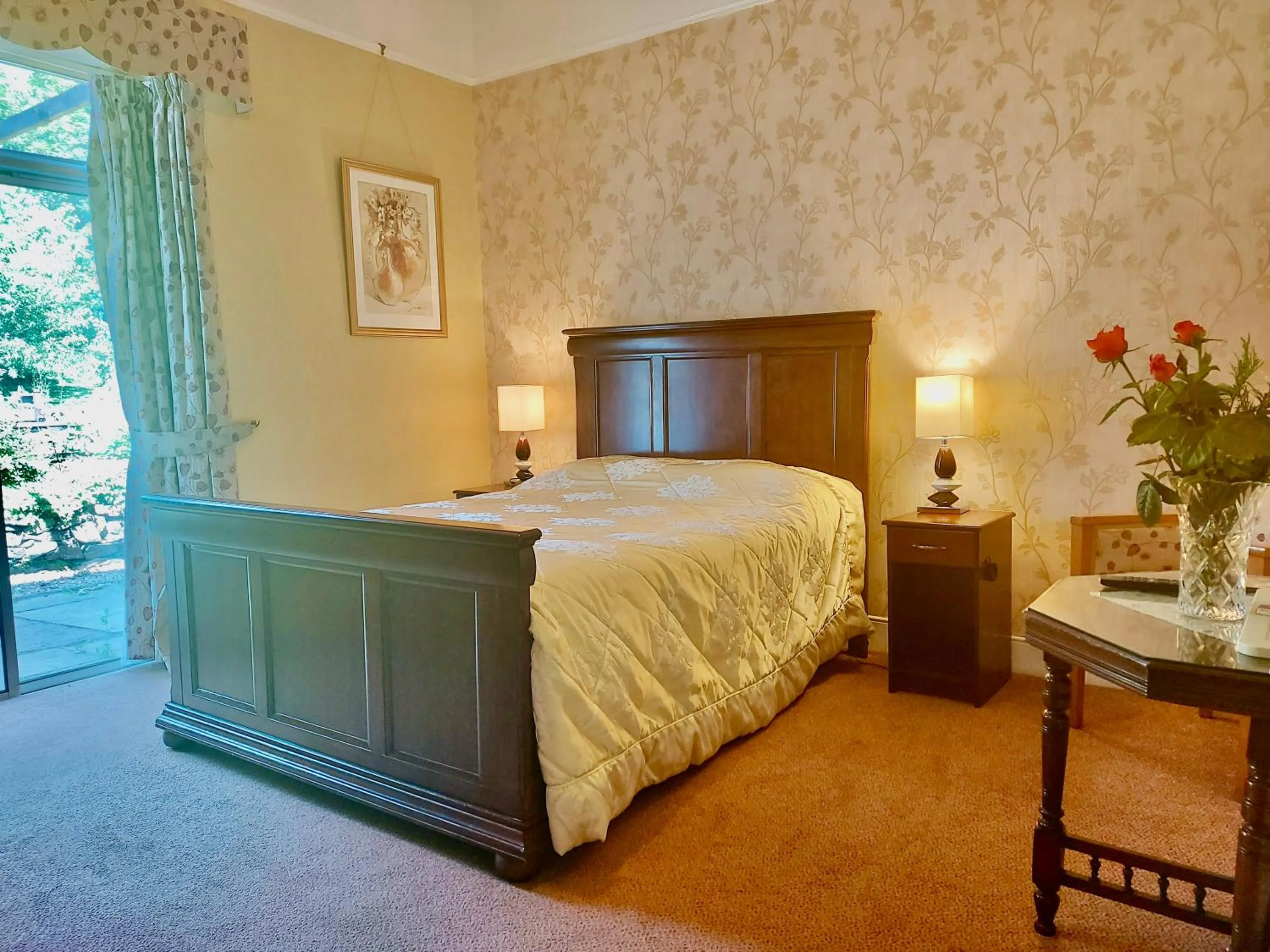 Bed in Belvedere Lodge