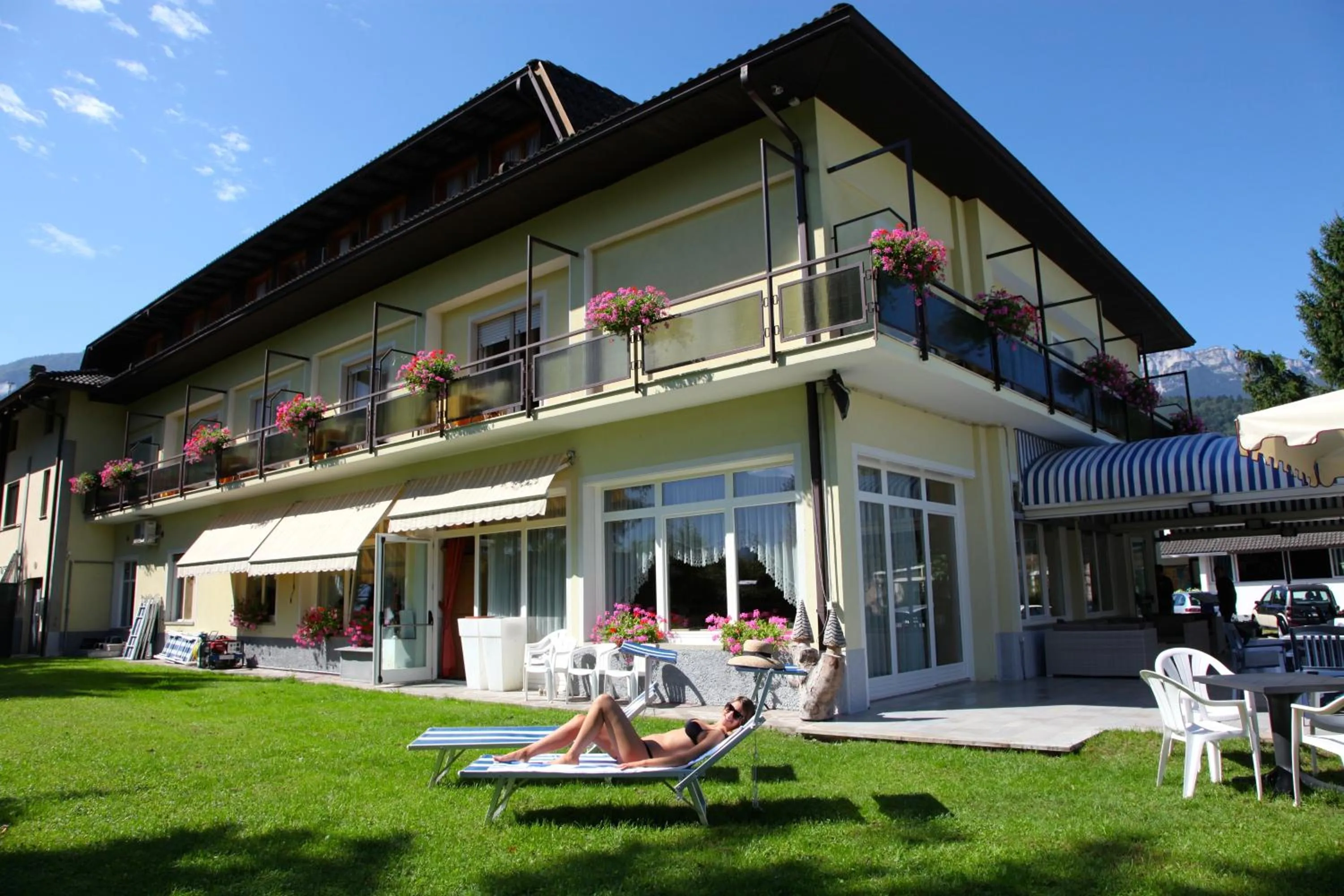 Garden view in Garnì Bellavista