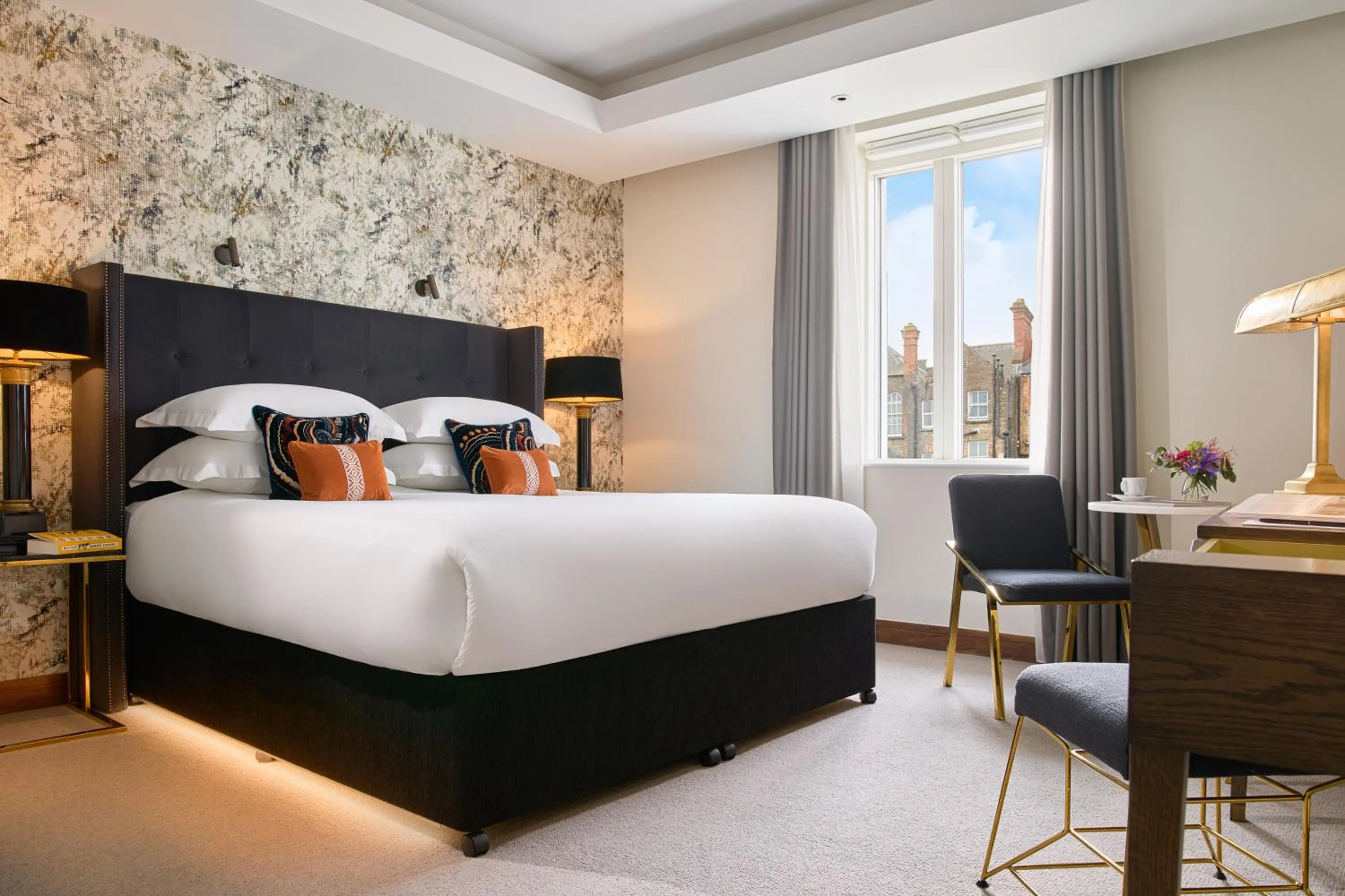 Bedroom, Bed in Dylan