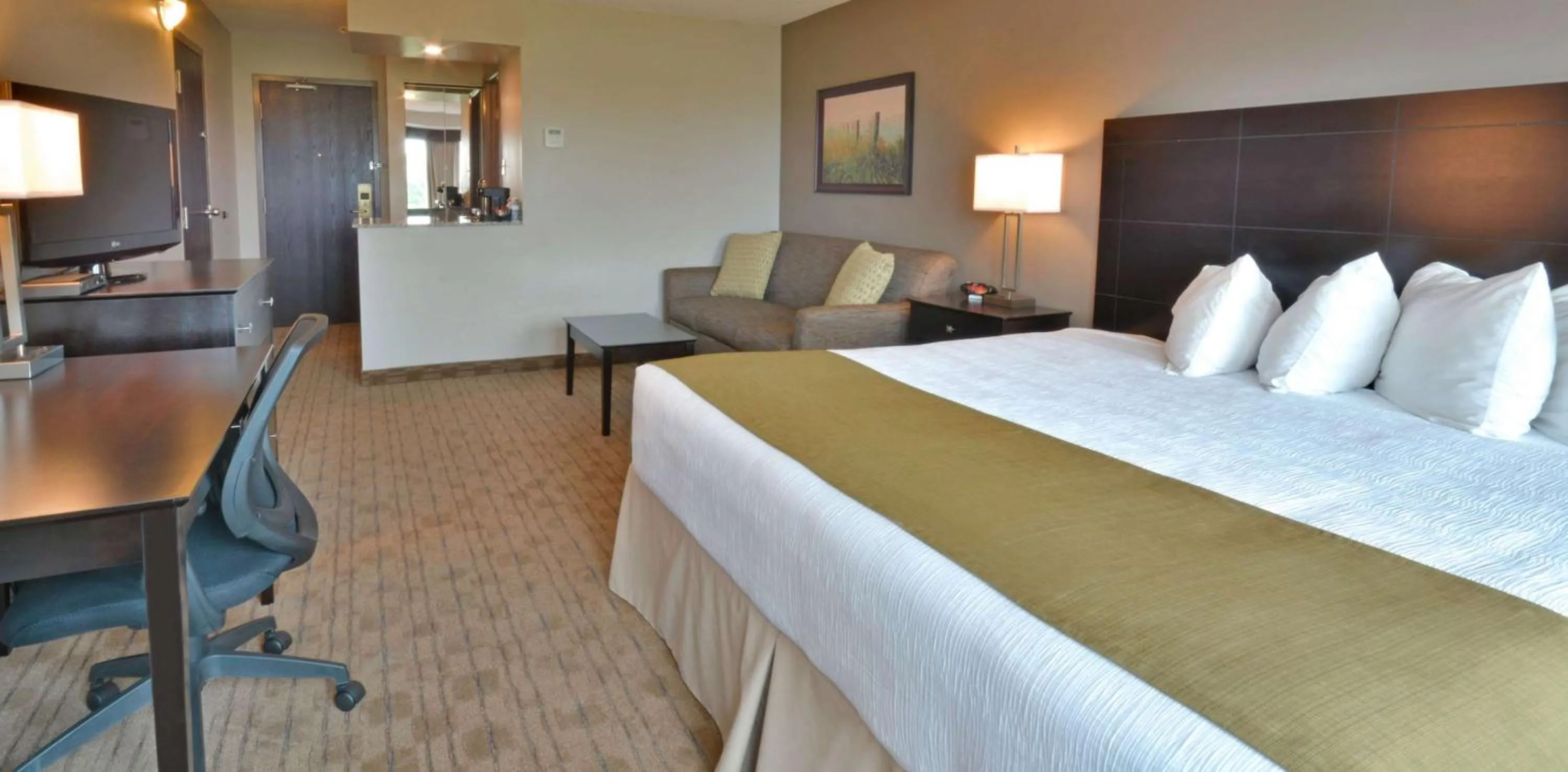 Bedroom, Bed in Best Western Pembroke Inn & Conference Centre