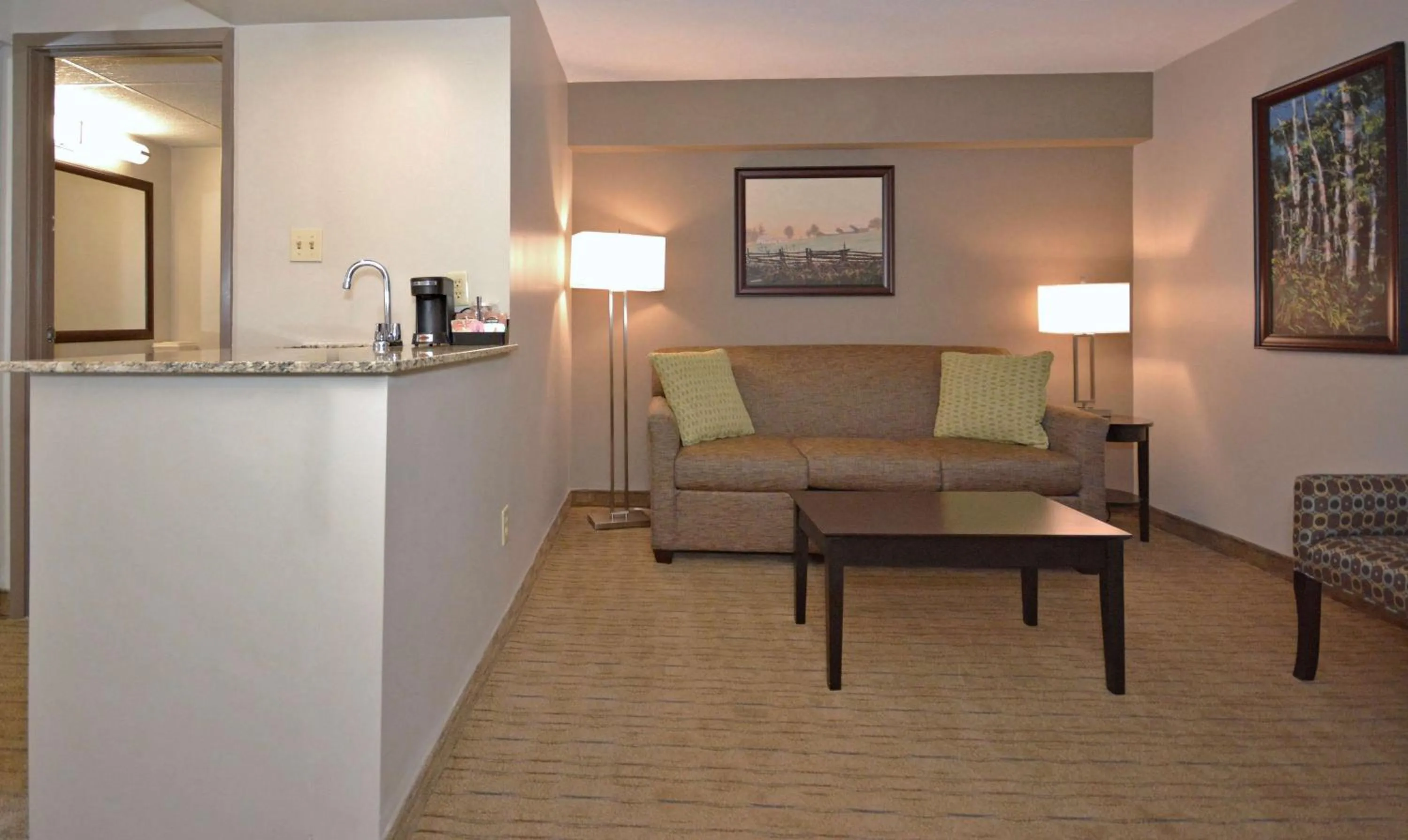 Living room in Best Western Pembroke Inn & Conference Centre