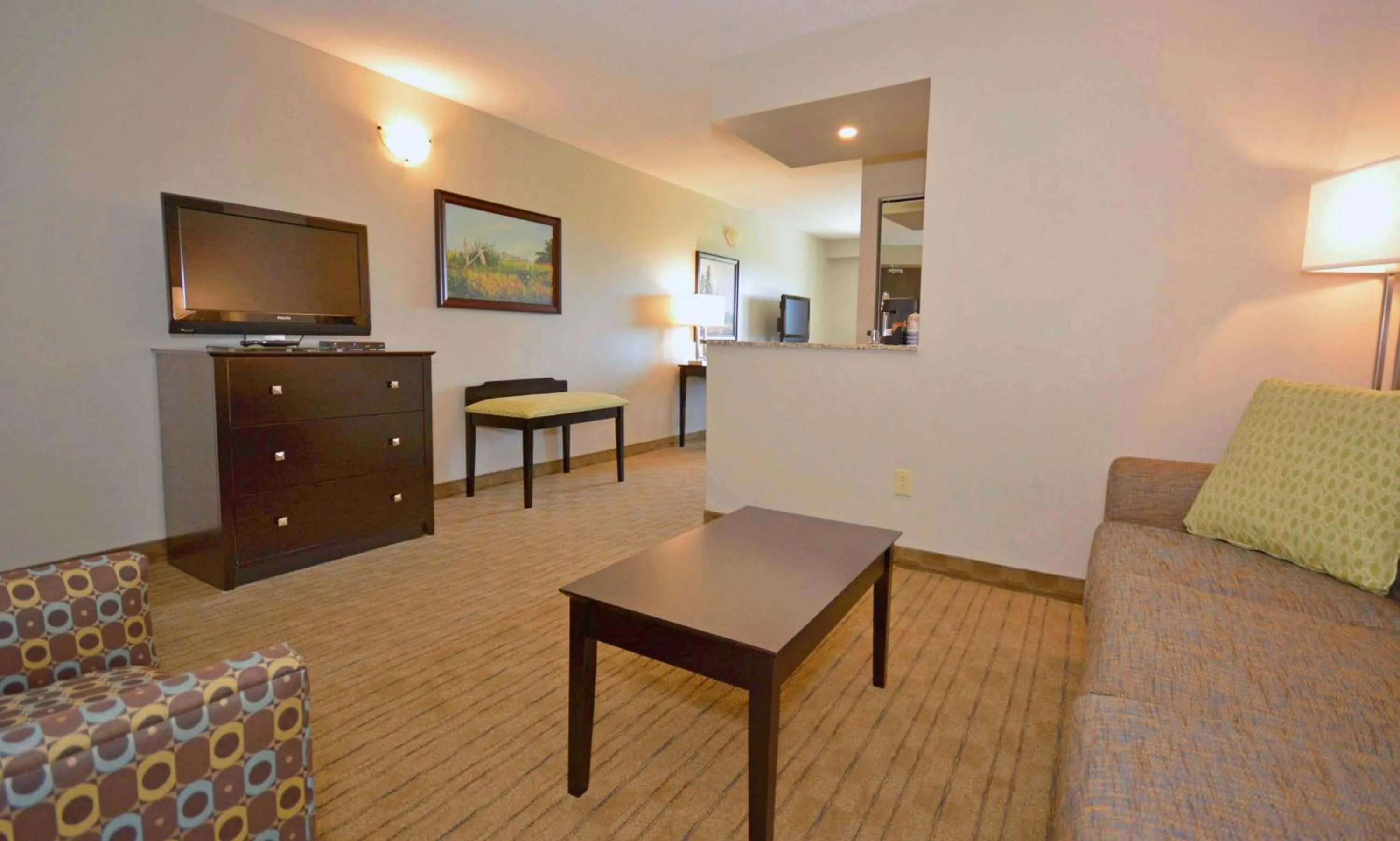 TV and multimedia in Best Western Pembroke Inn & Conference Centre