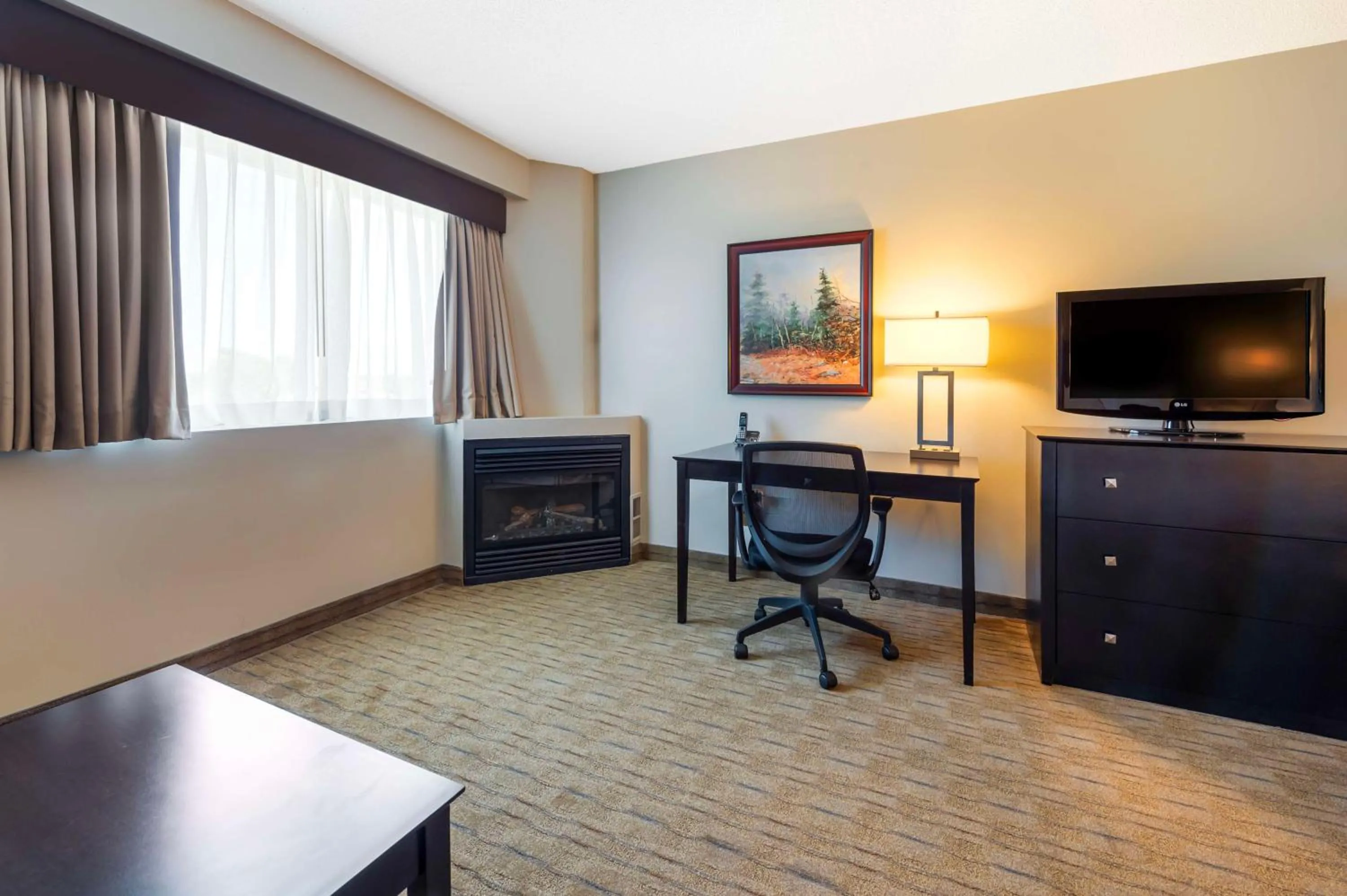 Bedroom in Best Western Pembroke Inn & Conference Centre