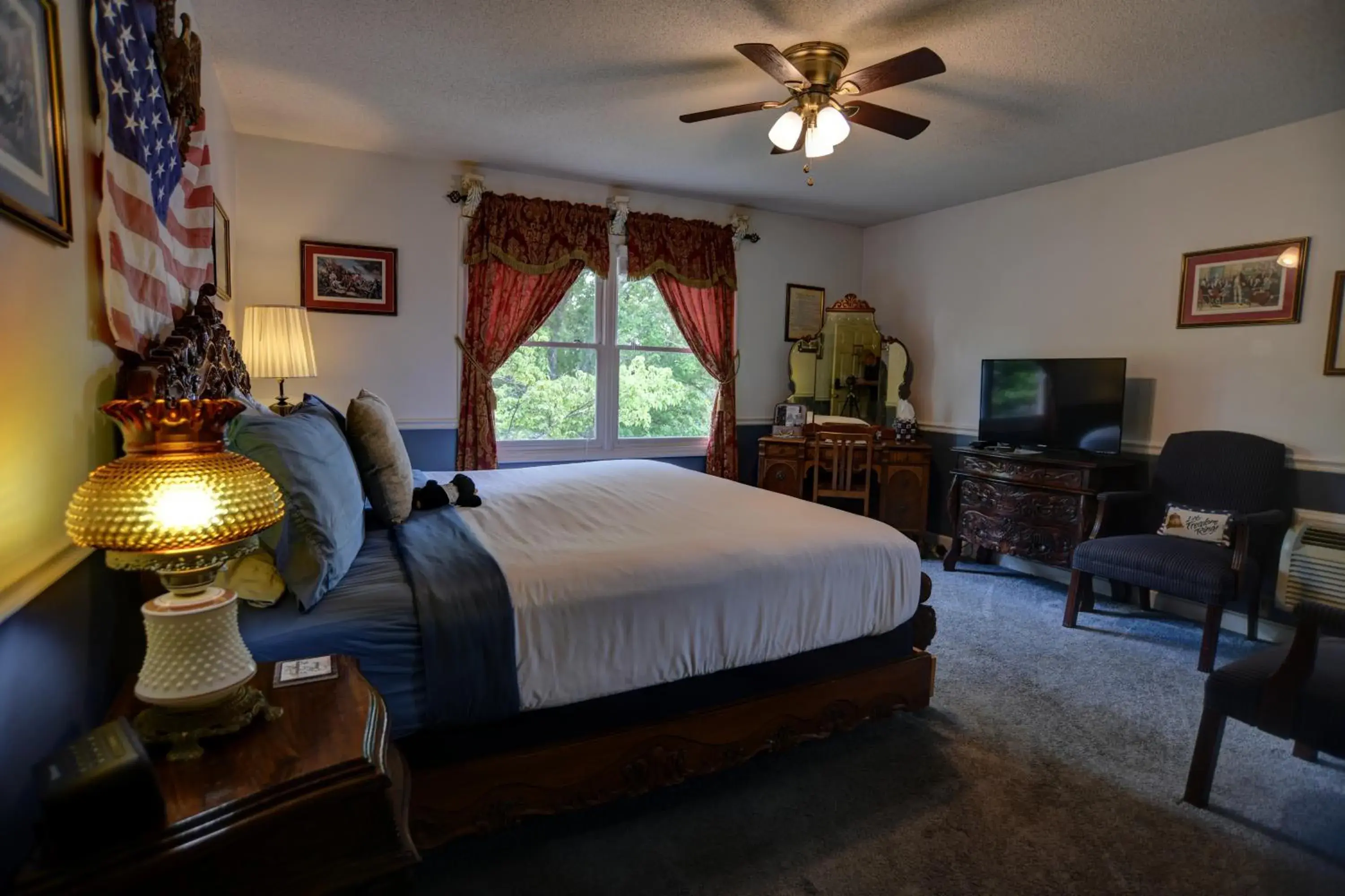 King Room in Blue Mountain Mist Country Inn King Room in Blue Mountain Mist Country Inn