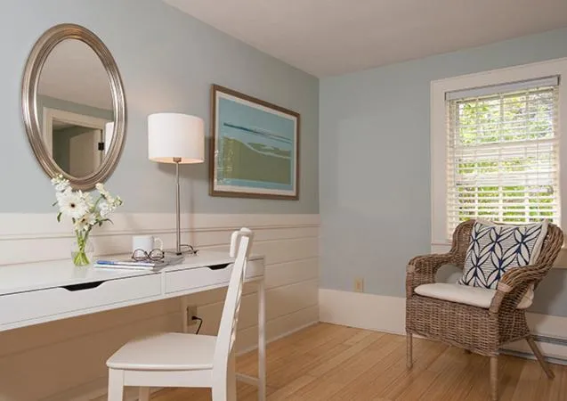 Queen Room - single occupancy in Chatham Seafarer Inn
