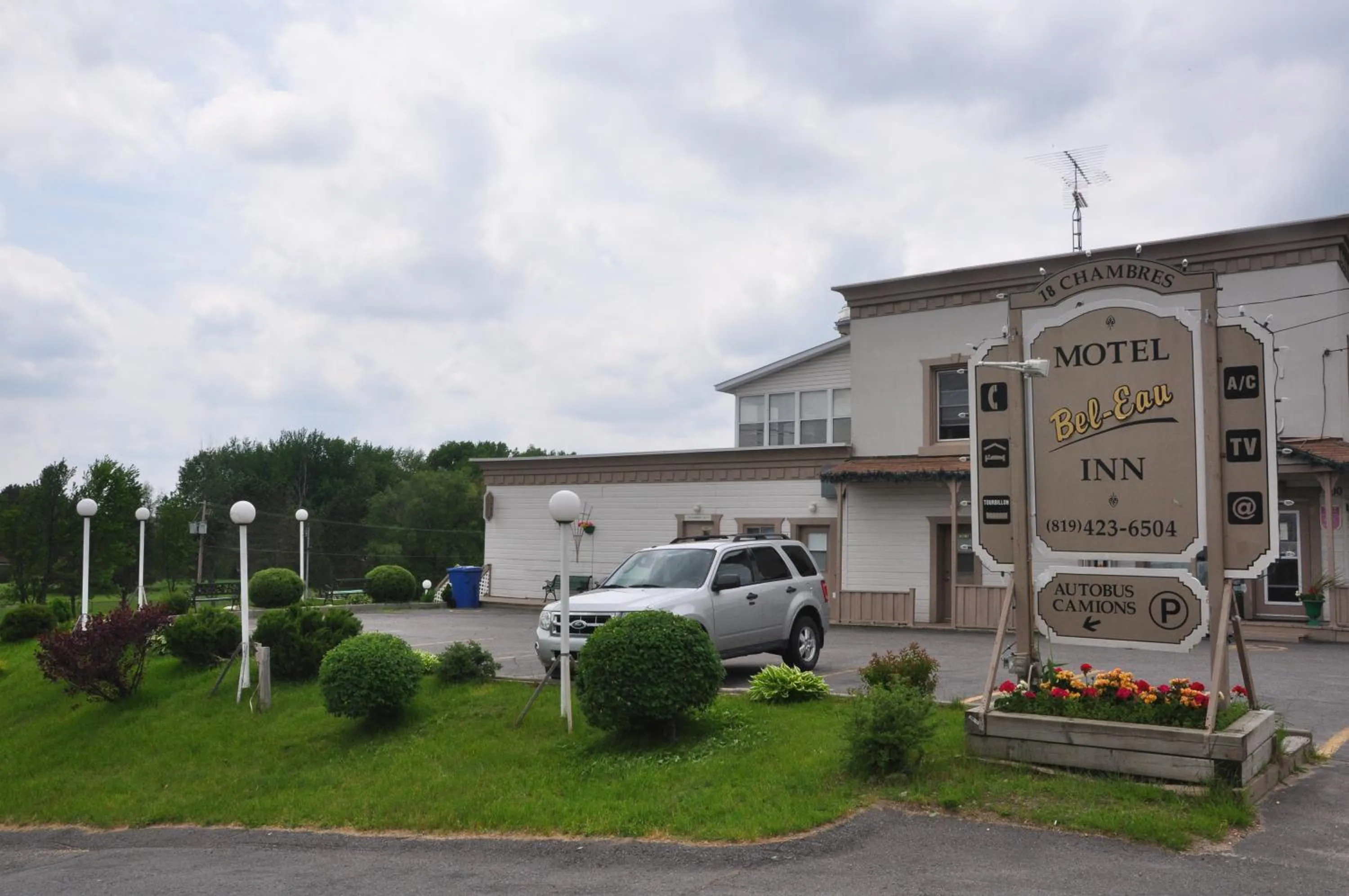 Facade/entrance in Motel Bel-Eau