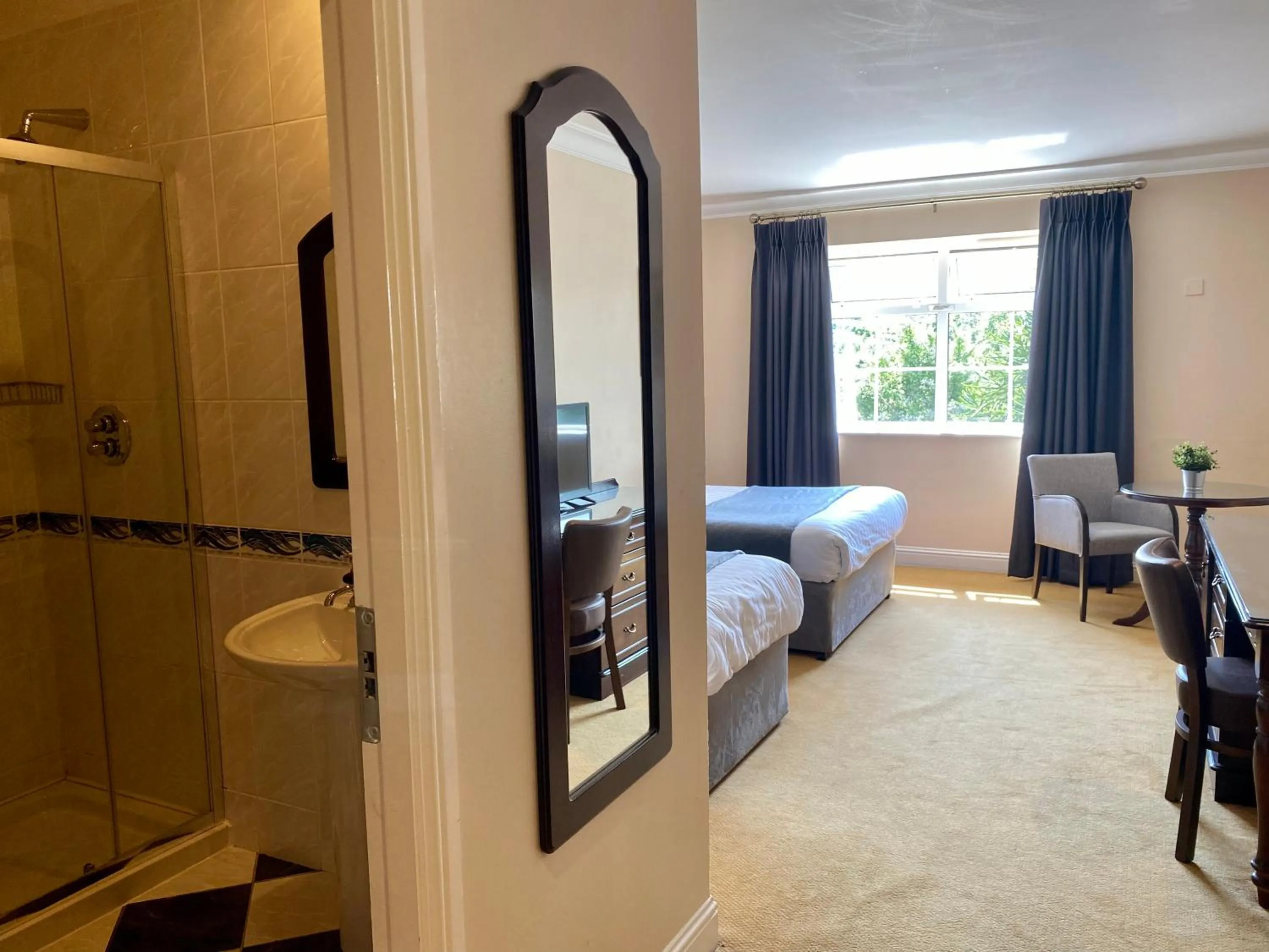 Bedroom, Bed in Twin Trees Hotel & Leisure Club