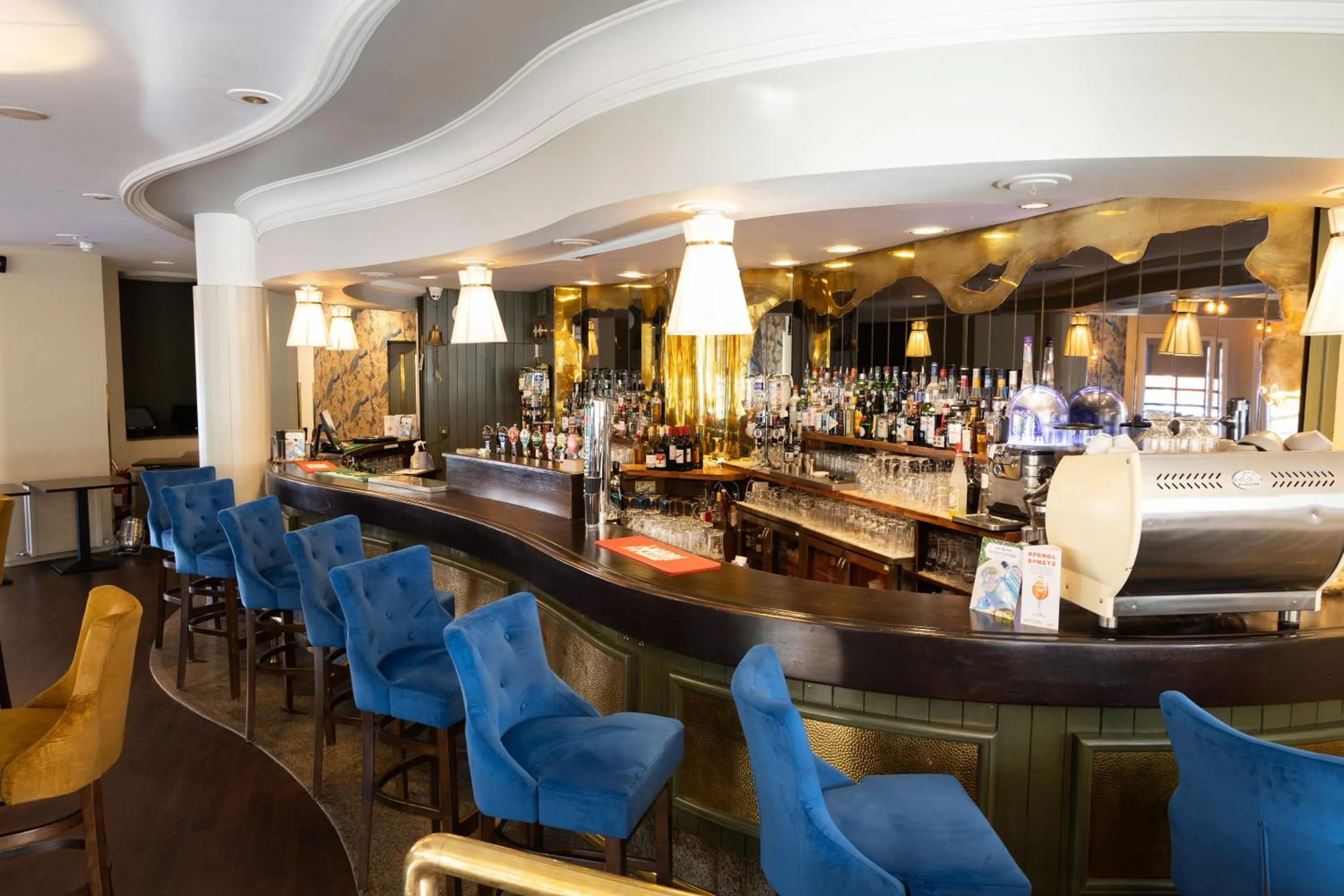 Restaurant/places to eat in Twin Trees Hotel & Brusna Falls Leisure