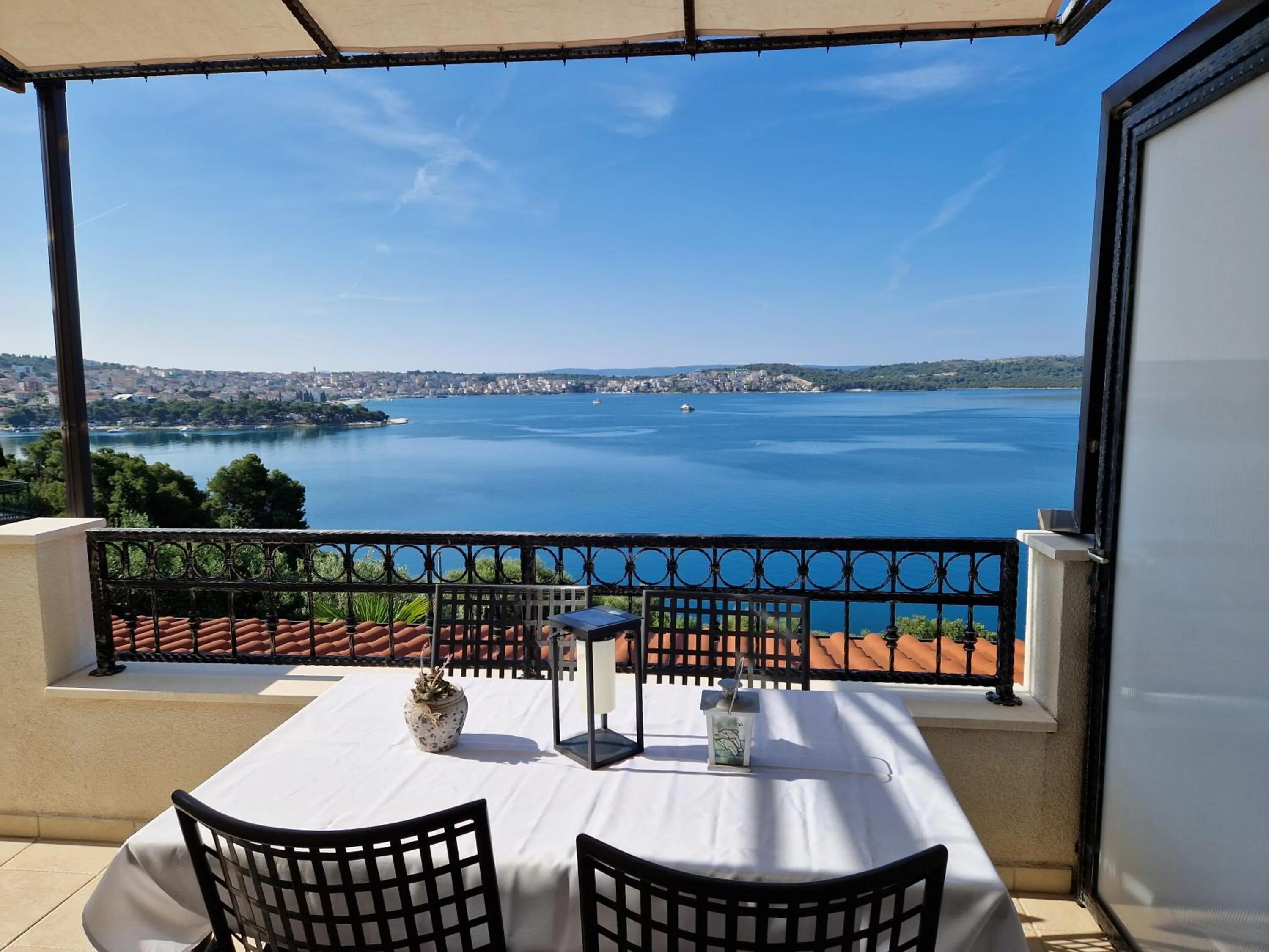 One-Bedroom Apartment with Terrace and Sea View in Apartments Panorama 2