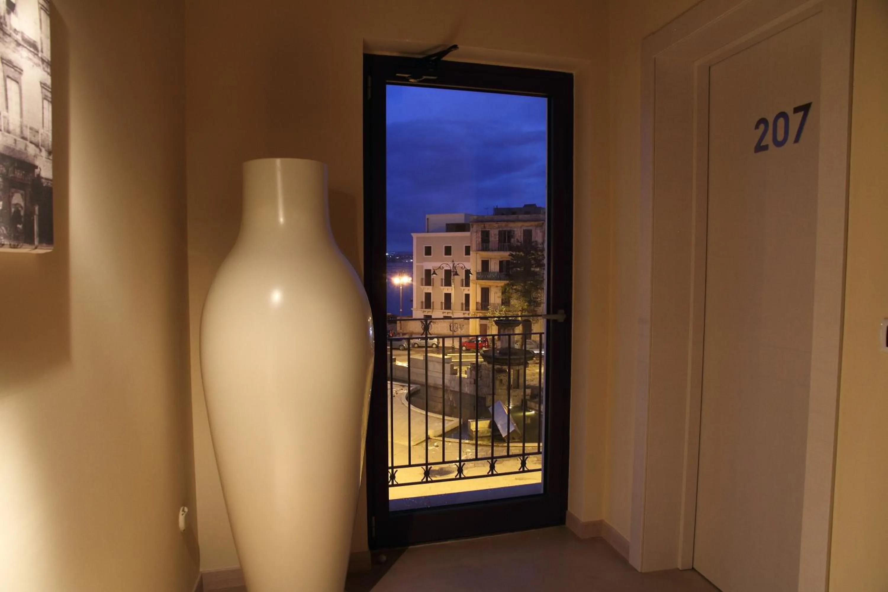 Decorative detail in Albergo Del Sole