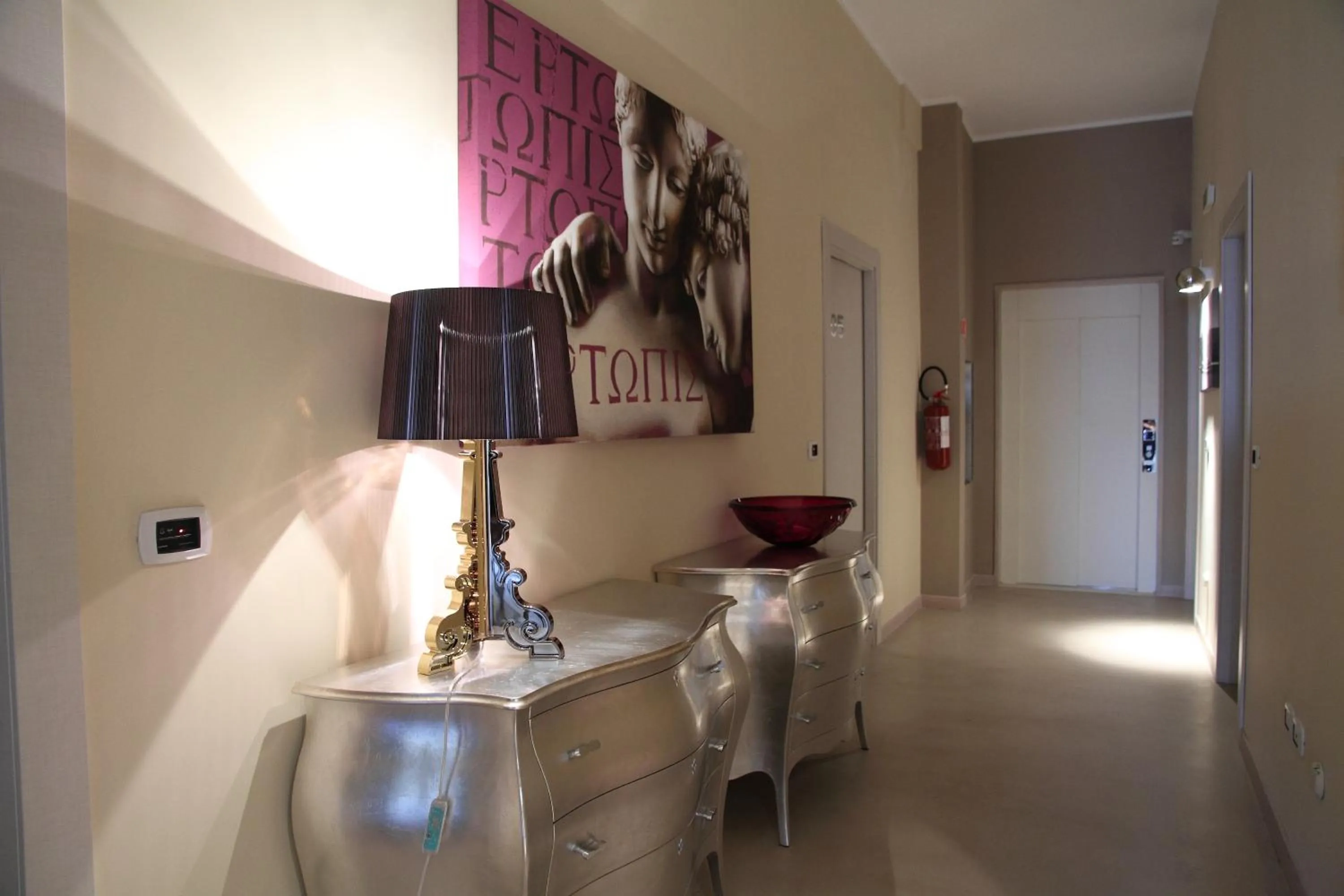 Decorative detail in Albergo Del Sole