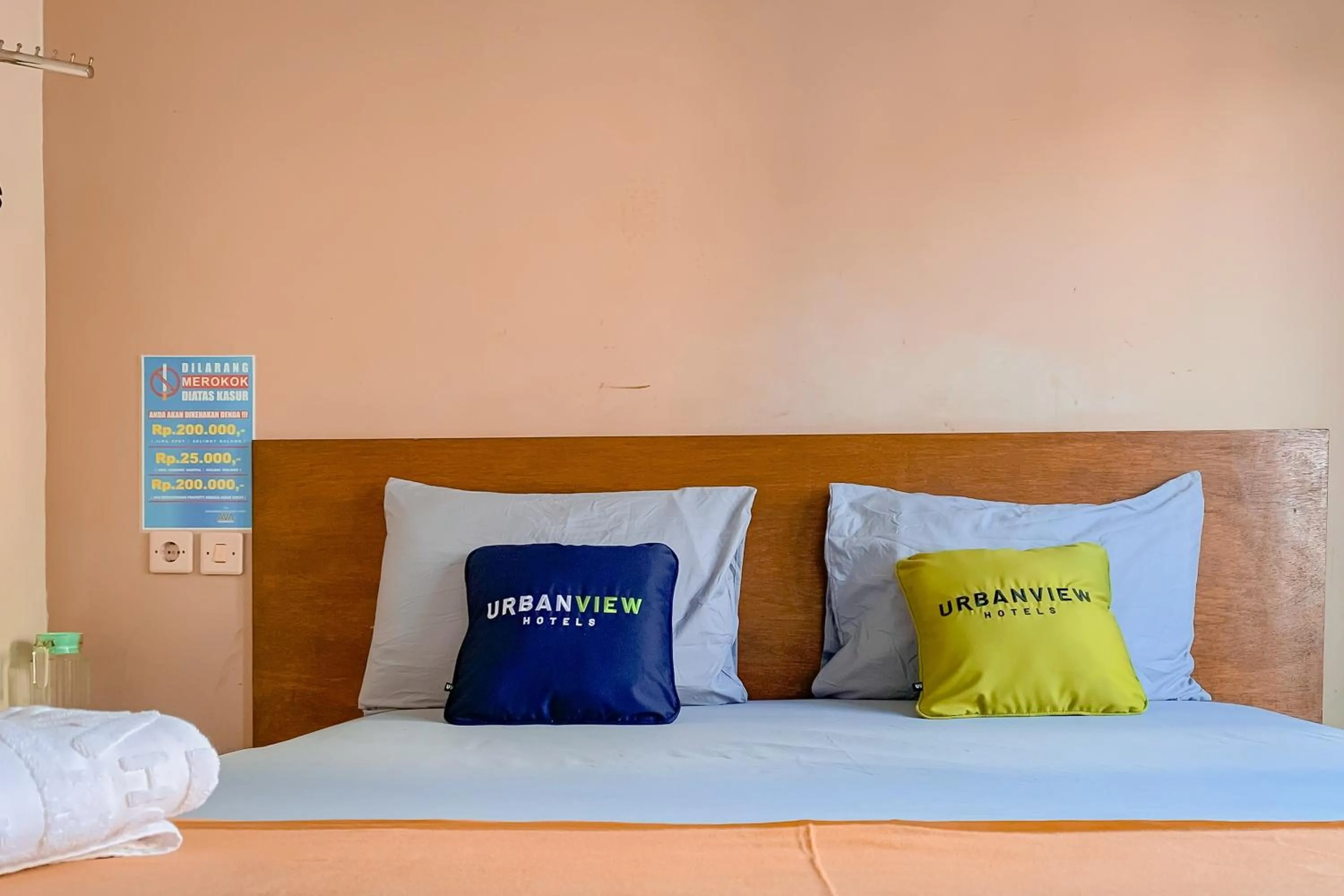 Bed in Urbanview Hotel AVA Banjarmasin by RedDoorz