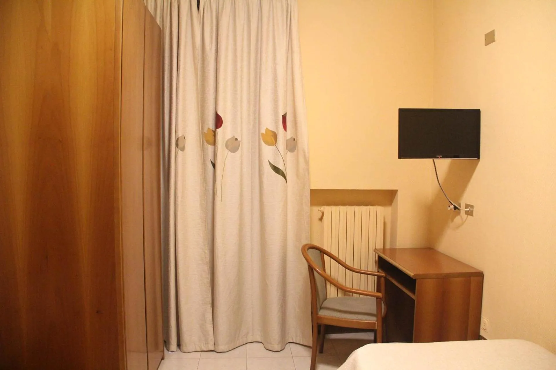 Bed in Hotel Cristal